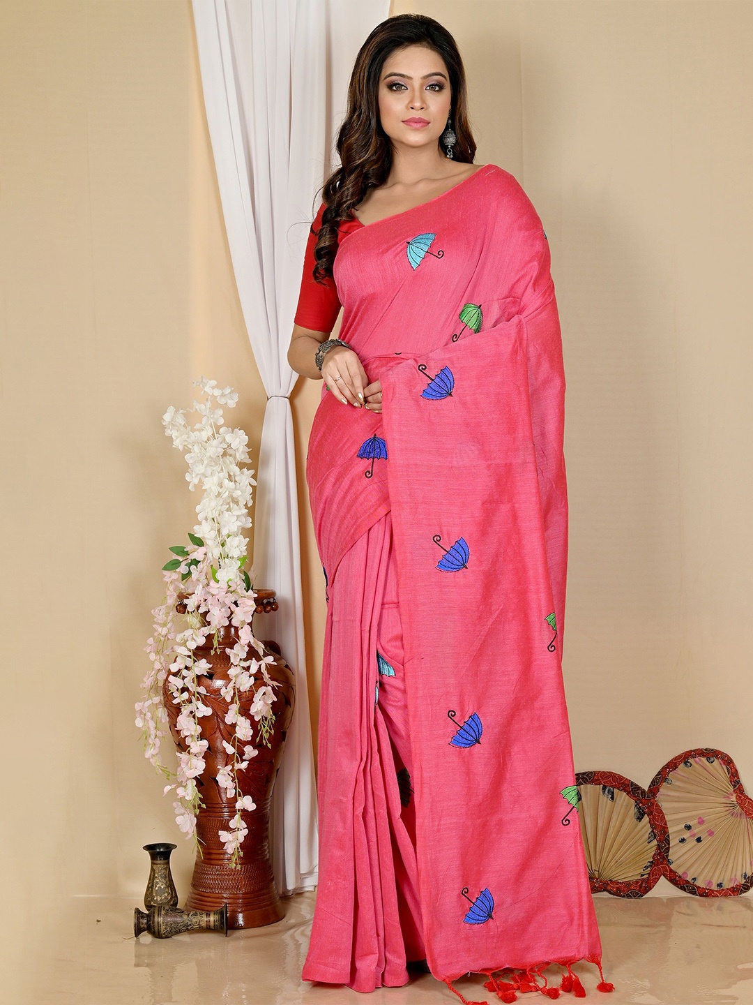 

DipDiya Umber Than Embroidered Pure Cotton Taant Saree, Pink