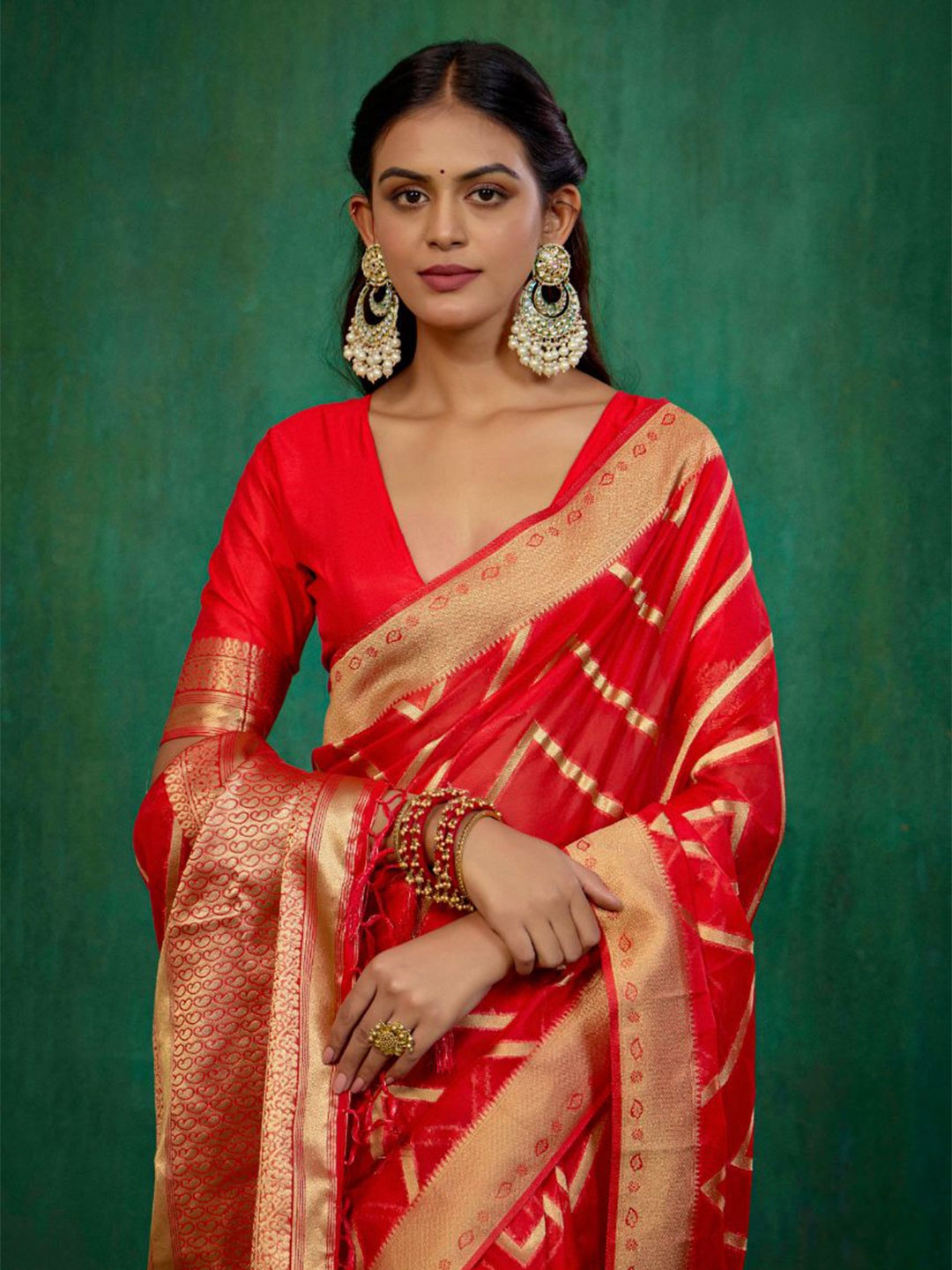 

Sangria Woven Design Saree With Blouse Piece, Red