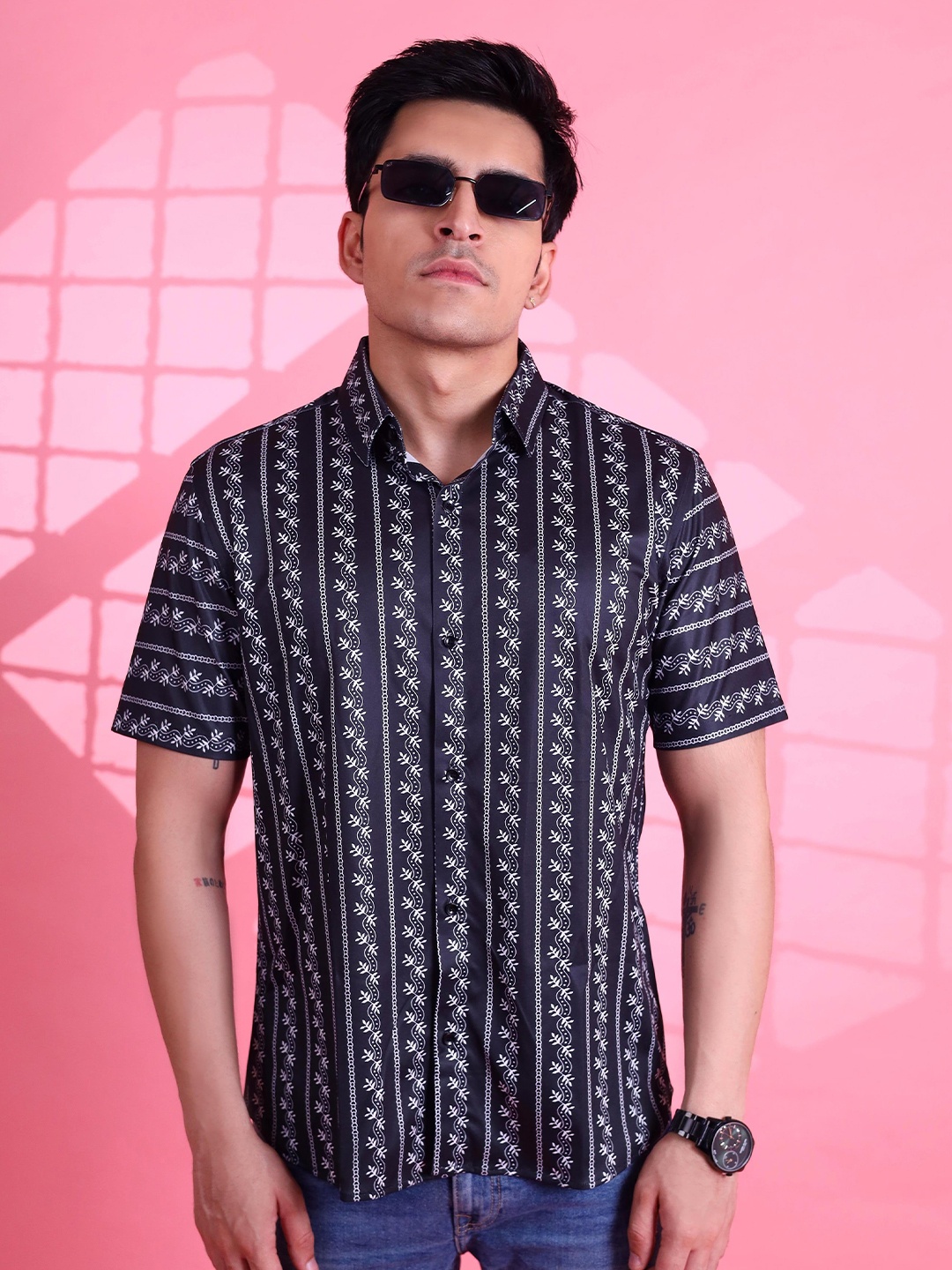 

Fesner Men Comfort Opaque Checked Casual Shirt, Multi