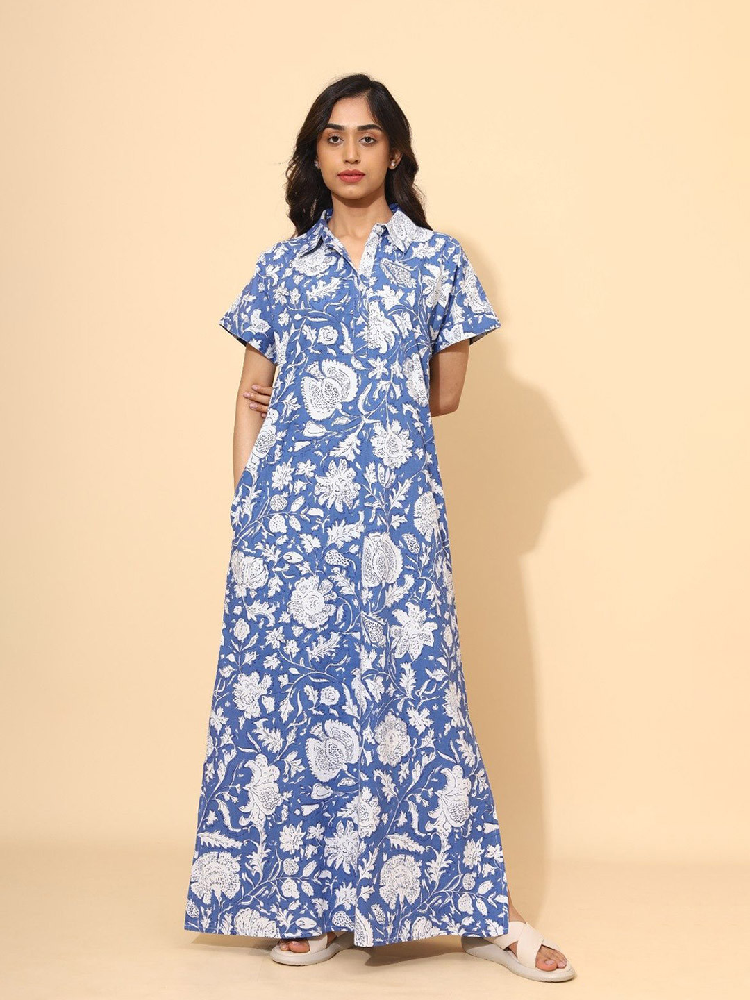 

YELLOW BLOOM Women Printed Maxi Nightdress, Blue