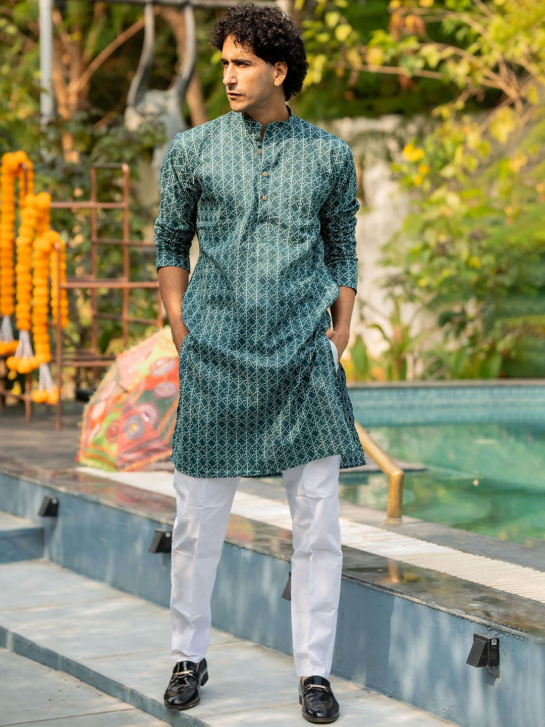 

Shasak Bandhani Printed Mandarin Collar Cotton Straight Kurta, Green