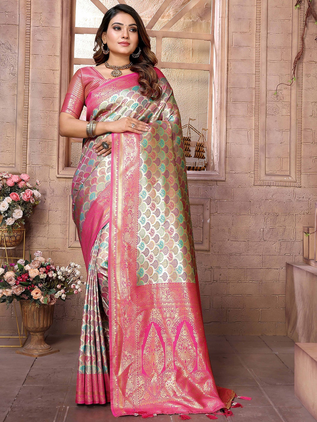 

Vintro Woven Design Pure Silk Banarasi Saree, Pink