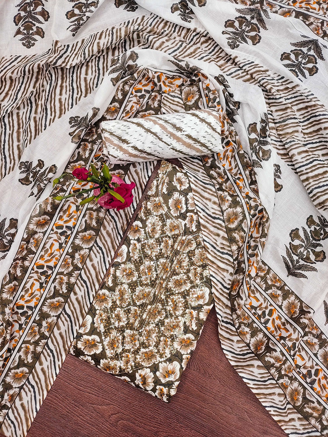

SHADOW & SAINING Printed Unstitched Dress Material, White