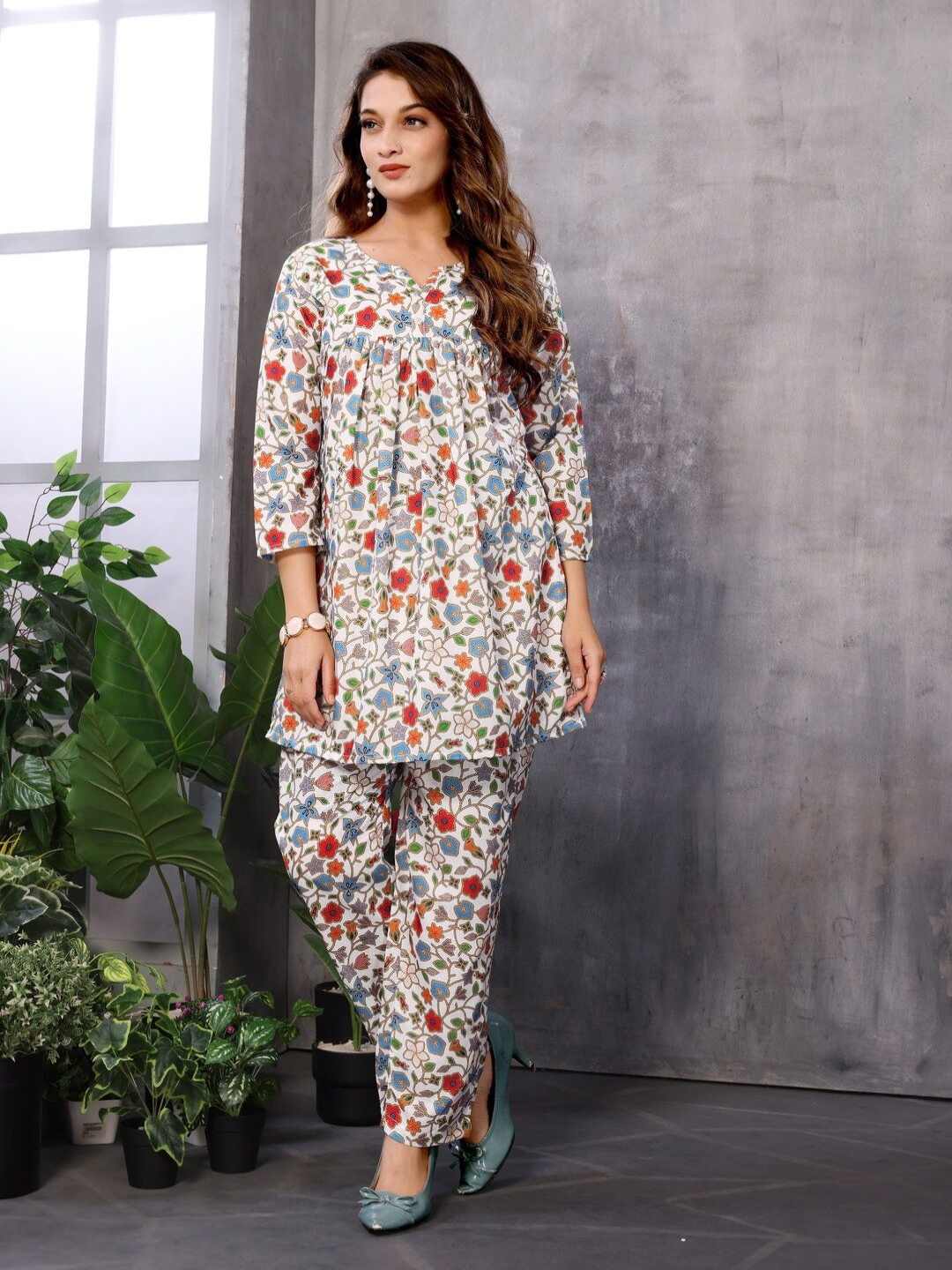 

SHISHKALA Floral Printed Notch Neck Pure Cotton Tunic With Trouser, White