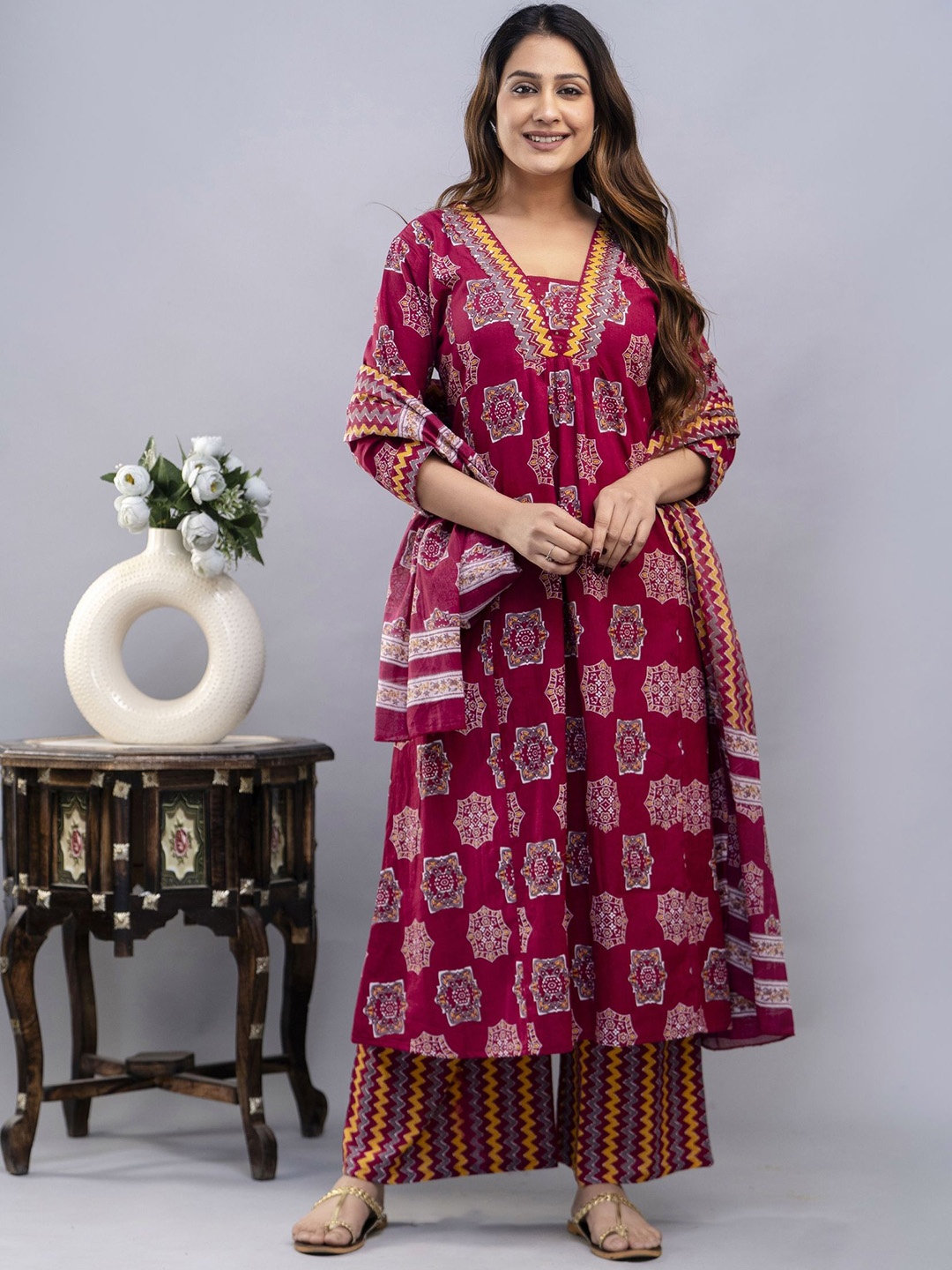 

POSHART FASHION AS UNIQUE AS YOU ARE Printed Pure Cotton Kurta With Palazzos & Dupatta, Purple