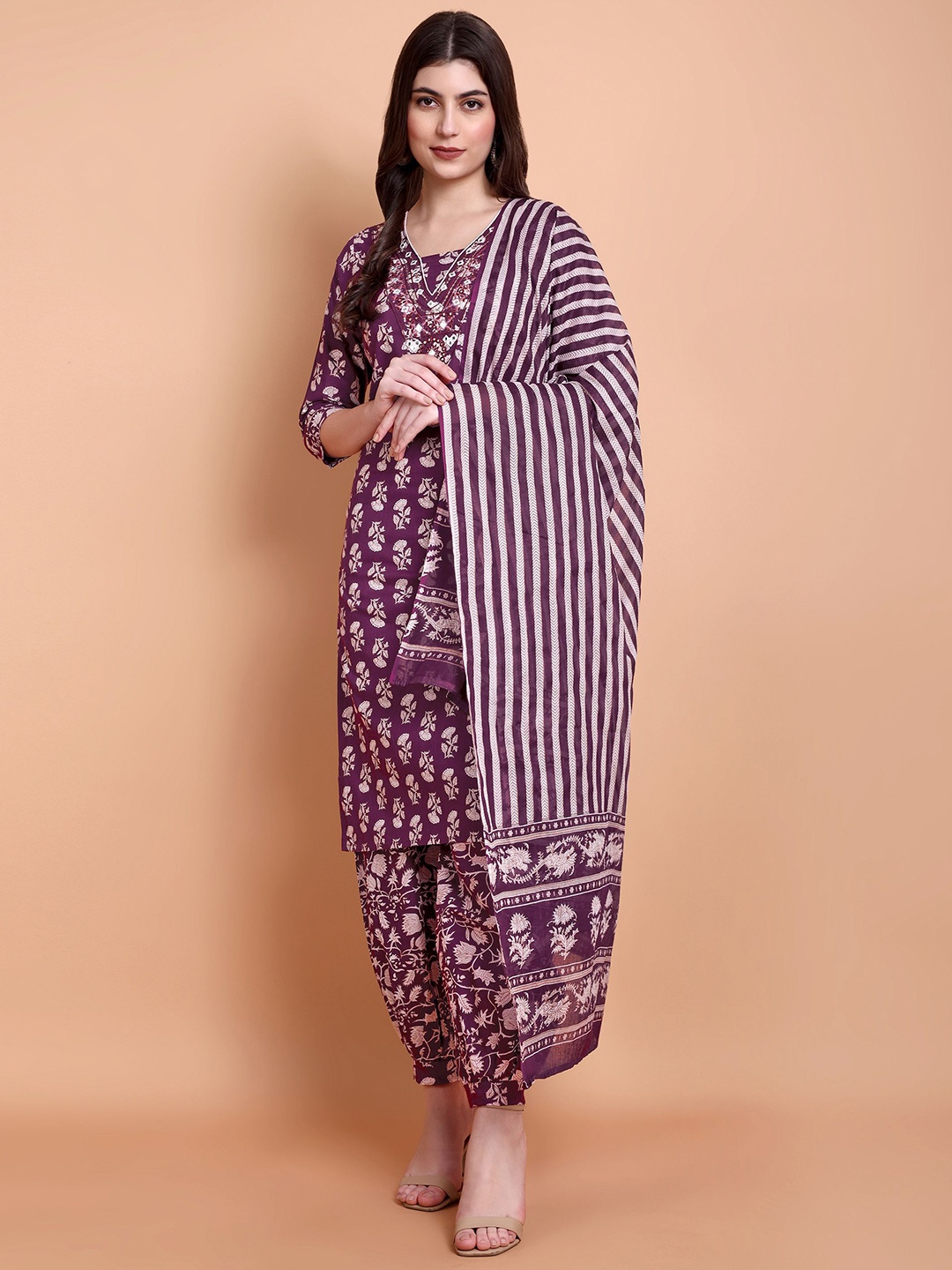 

WILL BOTTOM Women Floral Printed Regular Pure Cotton Kurta with Trousers & With Dupatta, Purple