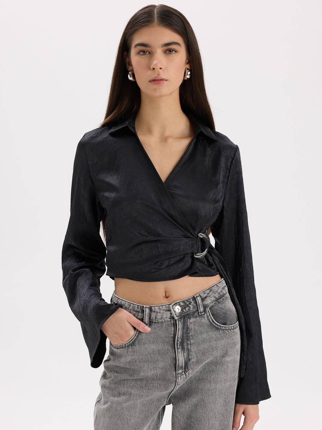 

DeFacto Women Shirt Collar Bell Sleeve Wrap Crop Top, Black