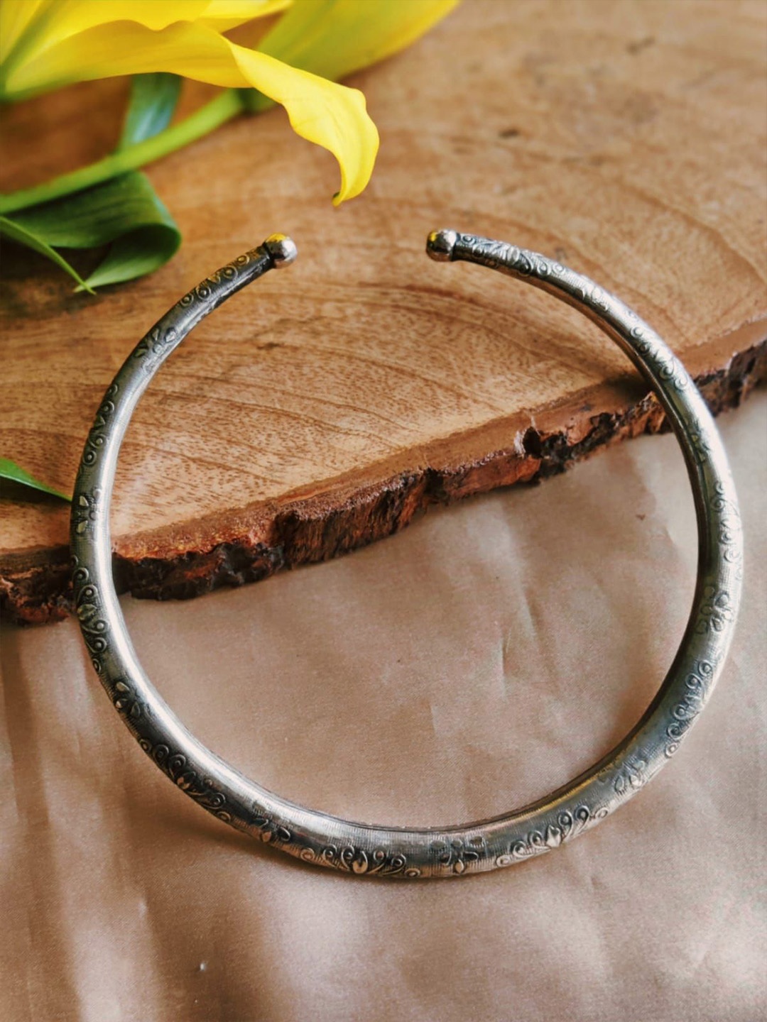 

Janpath Online Brass Necklace, Silver