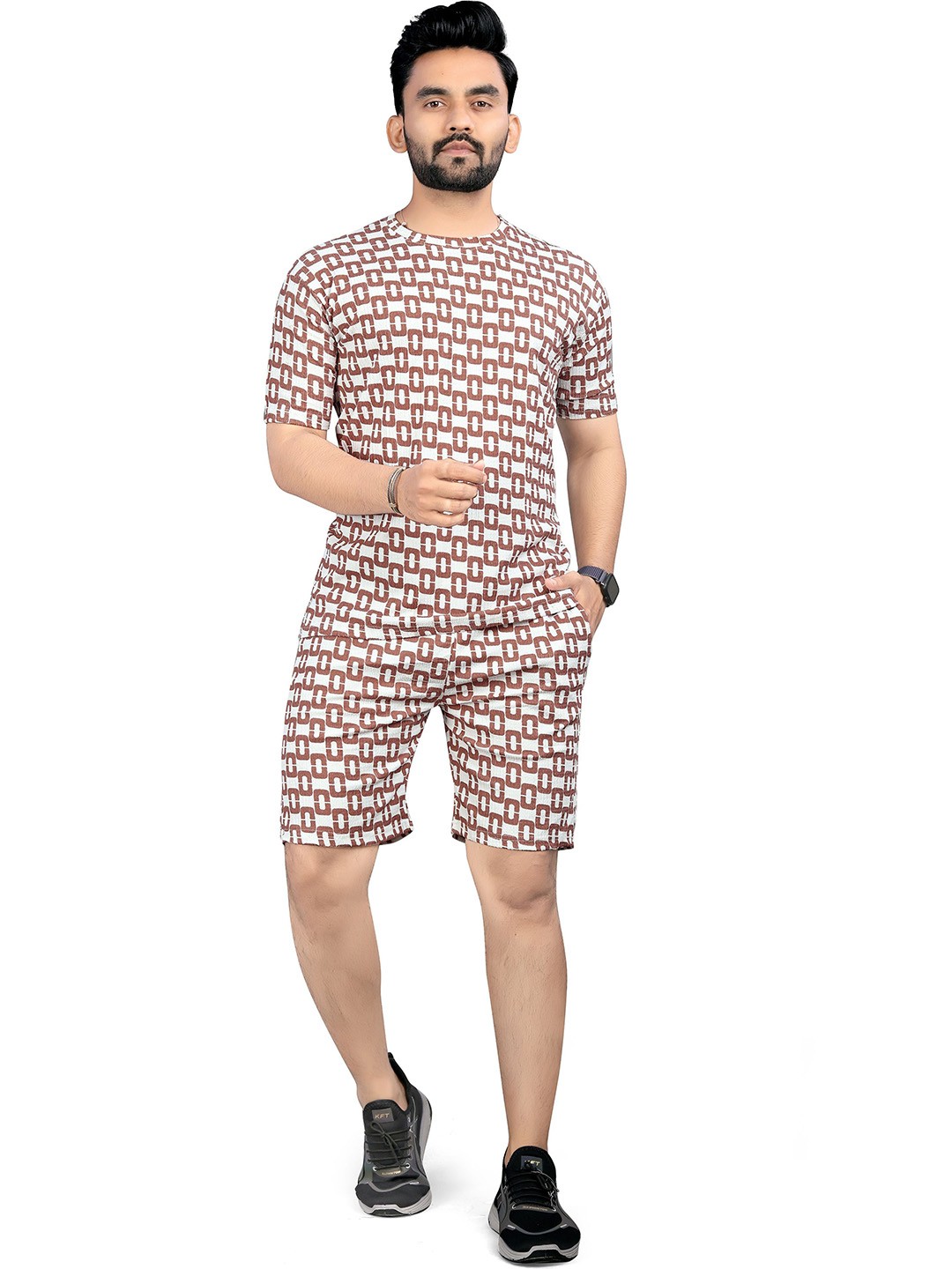 

VIMALNATH SYNTHETICS Geometric Printed T-shirt & Shorts, Coffee brown