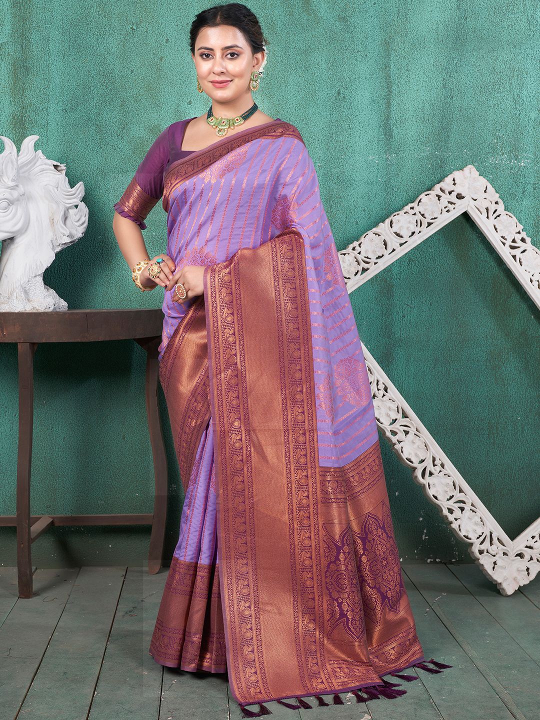 

Mitera Woven Design Zari Kanjeevaram Saree, Lavender