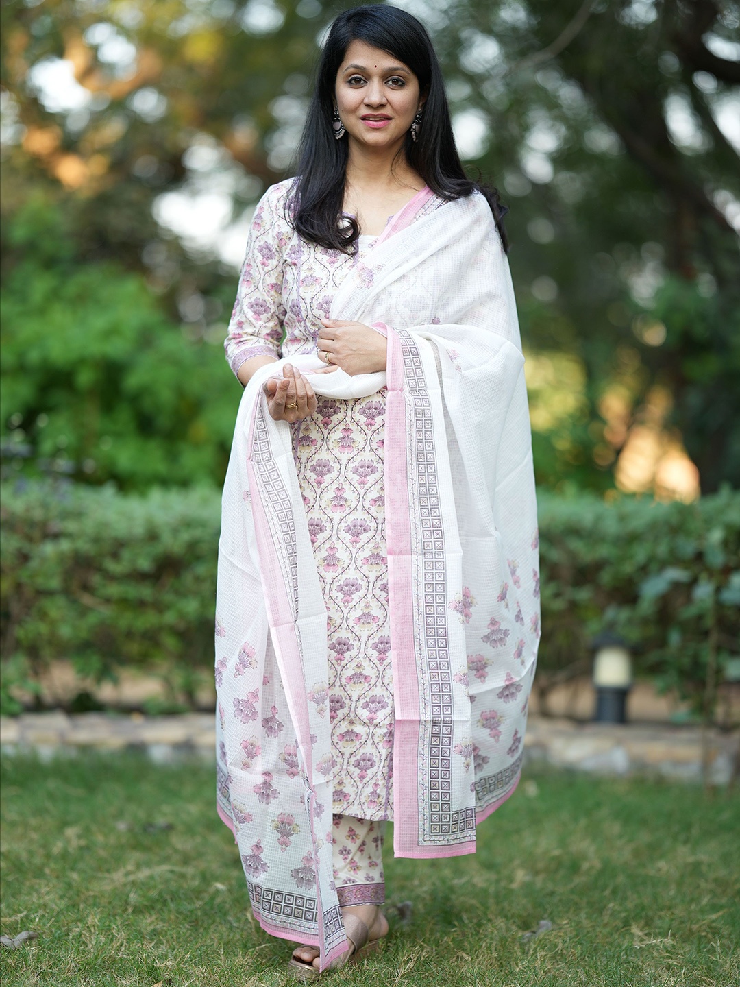 

Dholkee Floral Printed Pure Cotton Straight Kurta with Trouser & Dupatta, Purple