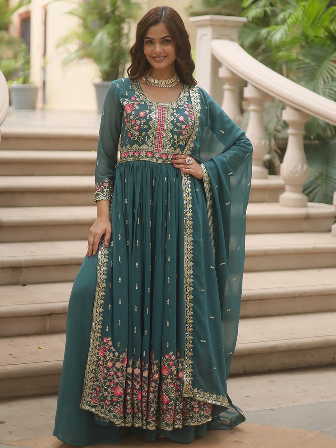 

JATRIQQ Women Floral Embroidered Regular Kurti with Sharara & With Dupatta, Teal