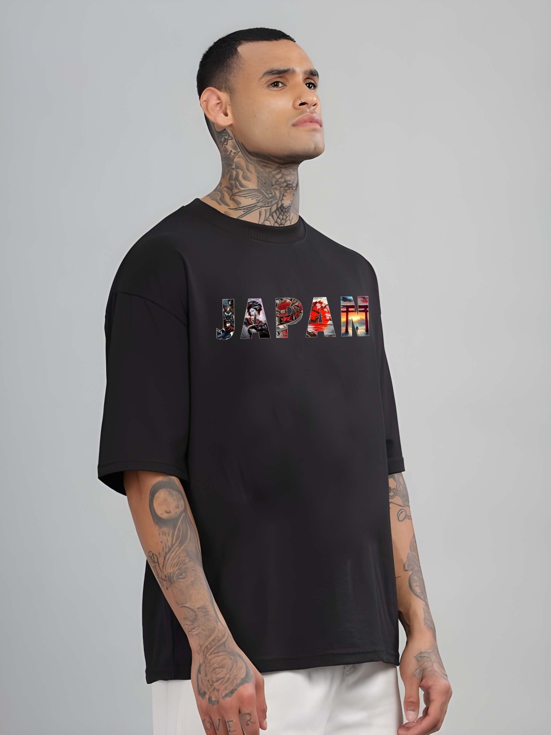

BOWLIFESTYLE Men Graphic Printed Round Neck Cotton Relaxed Fit T-shirt, Black