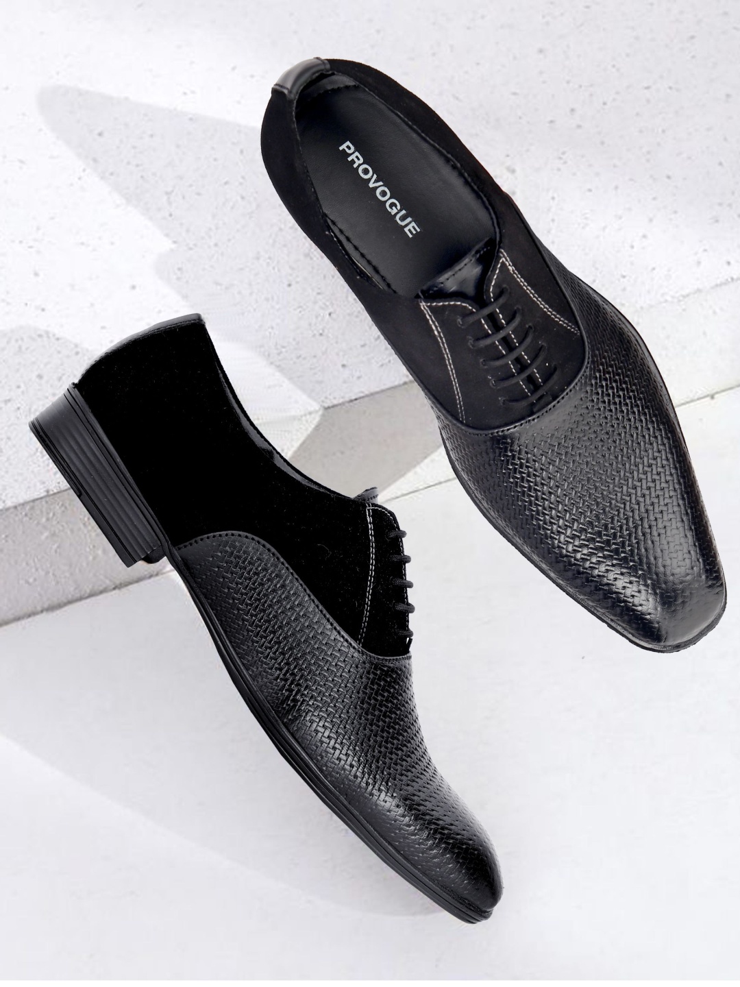 

Provogue Men Textured Leather Formal Oxfords, Black