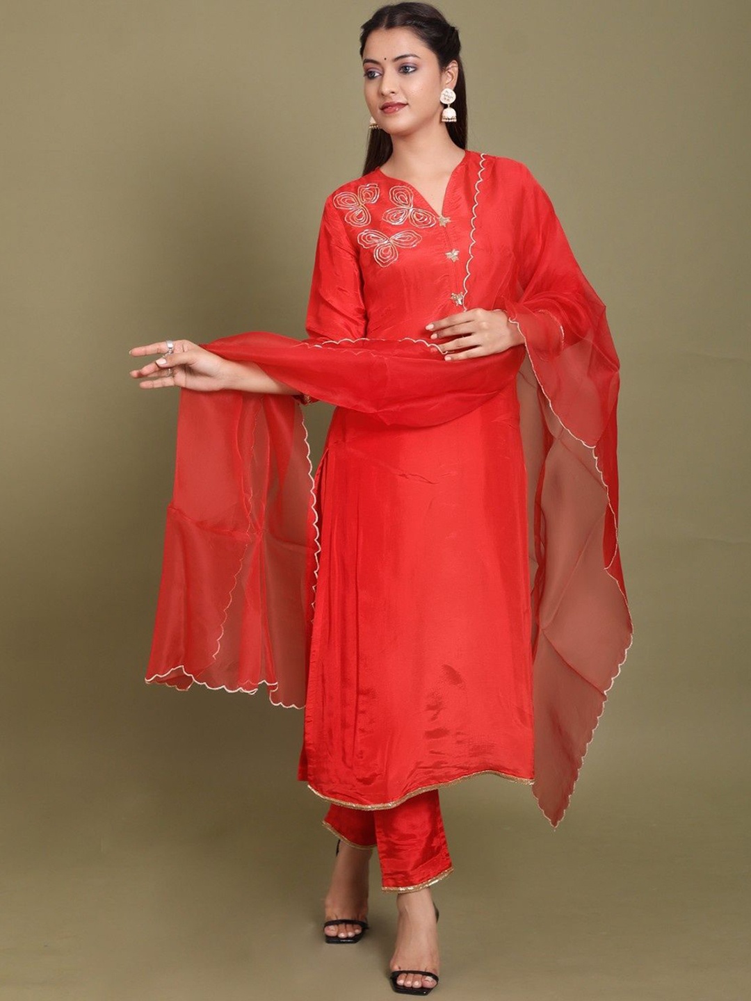 

DRESENCE Women Floral Embroidered Regular Zardozi Kurta with Trousers & With Dupatta, Red