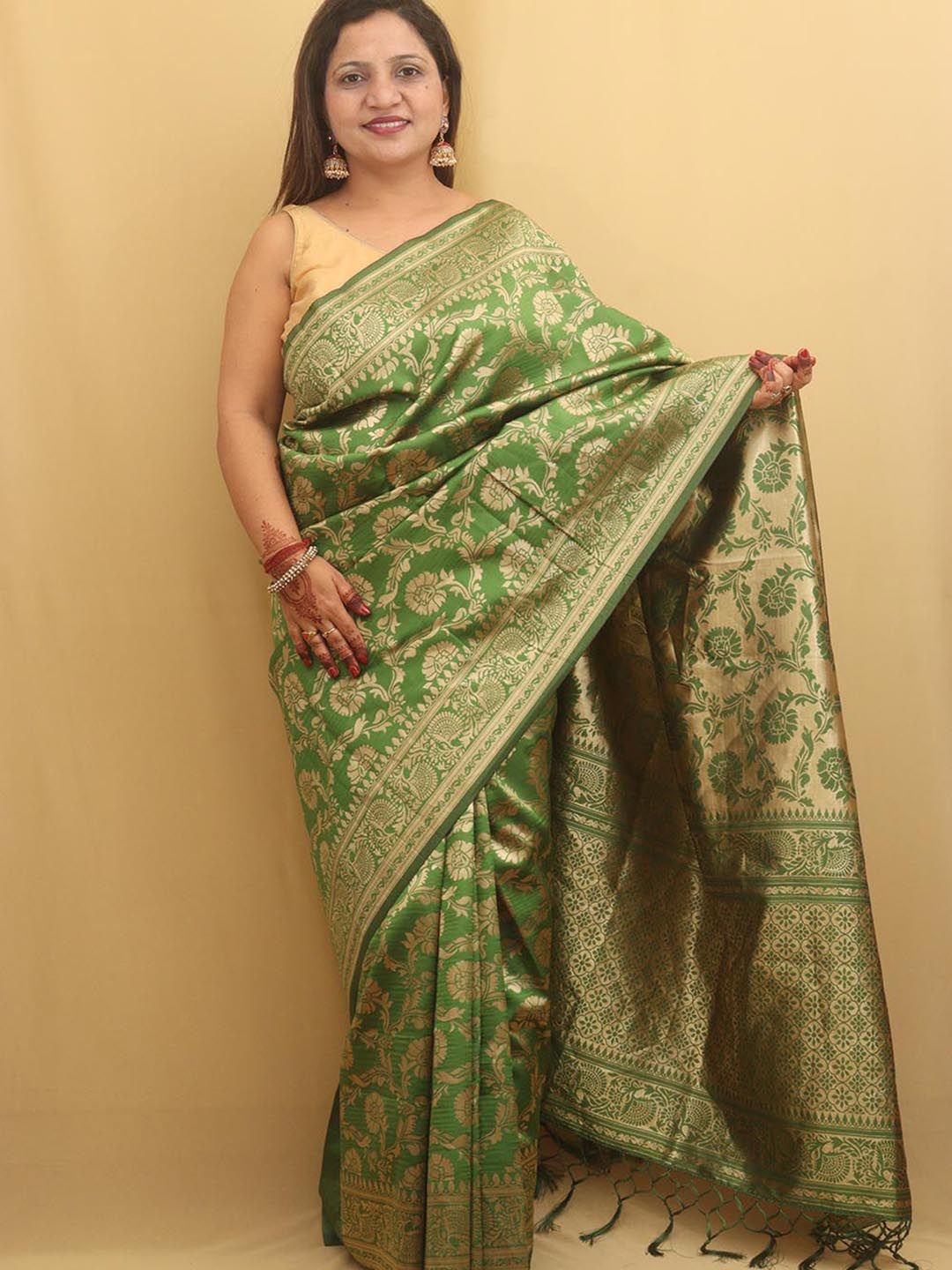 

Luxurionworld Woven Design Zari Banarasi Saree, Green