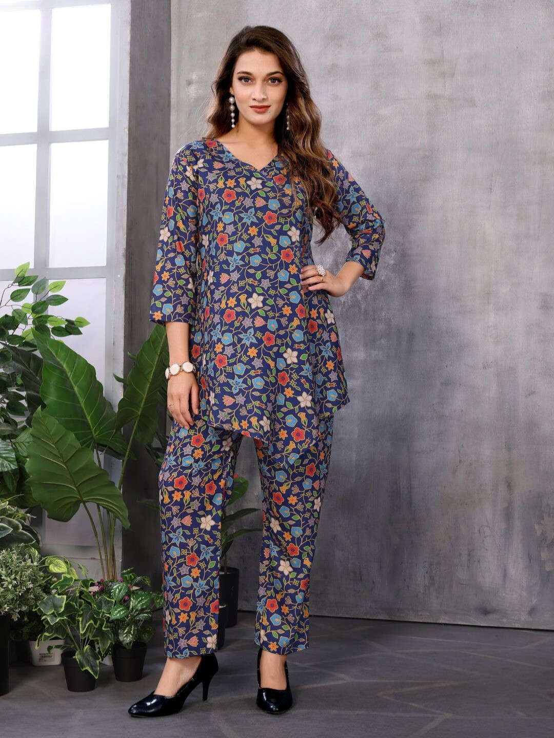 

SHISHKALA Floral Printed V-Neck Pure Cotton Tunic With Trousers, Blue