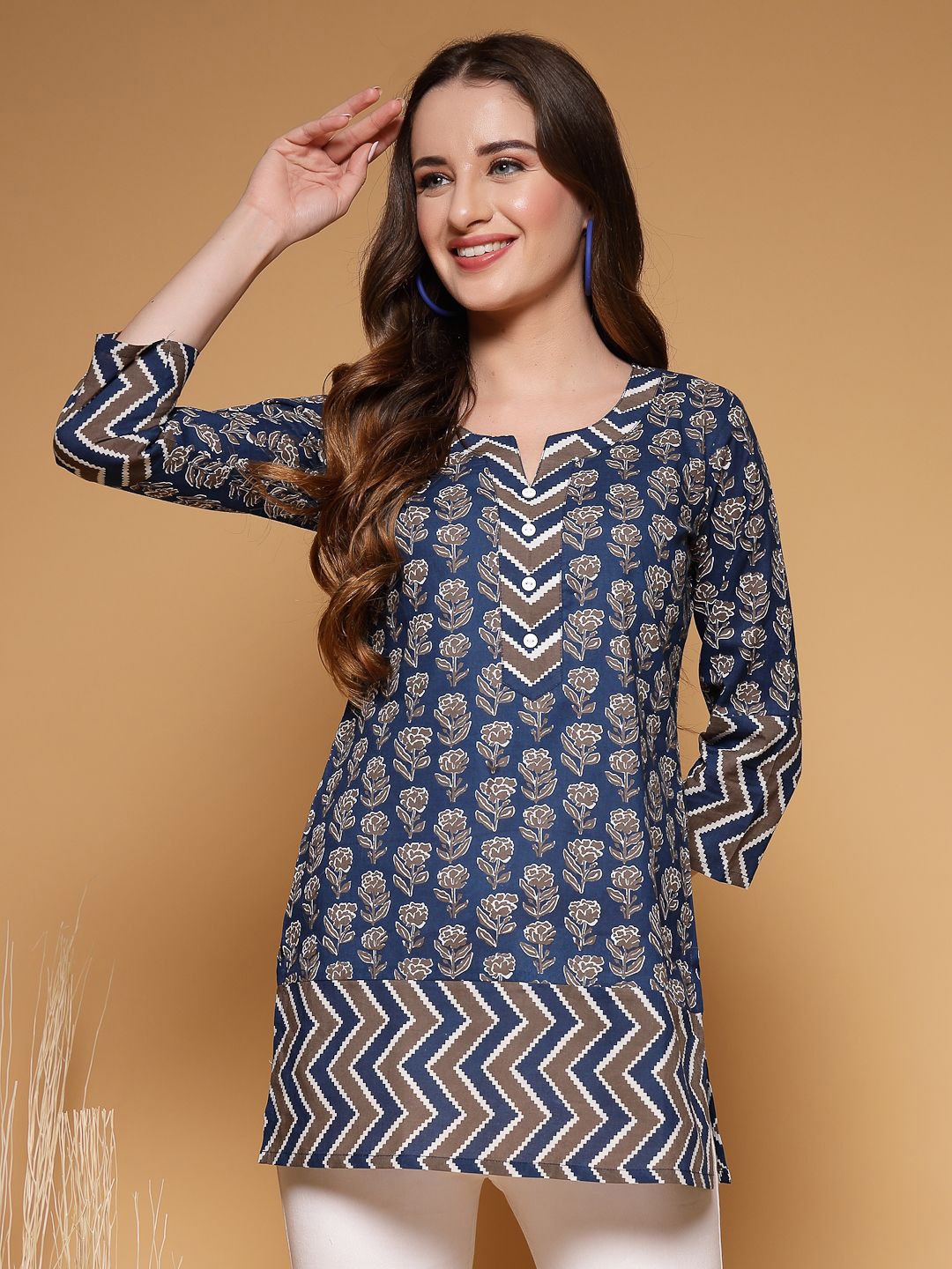 

SUBAGI FASHION Floral Printed V-Neck Pure Cotton Kurti, Navy blue