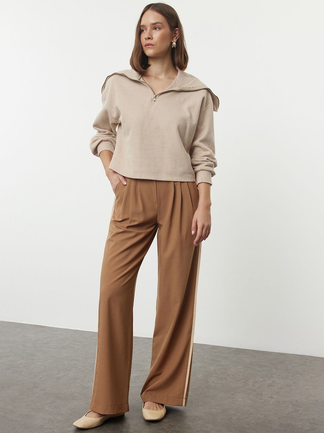 

Trendyol Men Trousers, Na