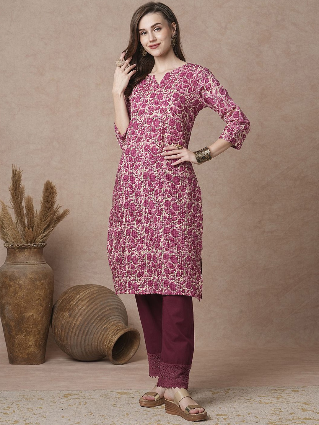 

FASHOR Floral Printed Notch Neck Thread Work Pure Cotton Kurta, Pink