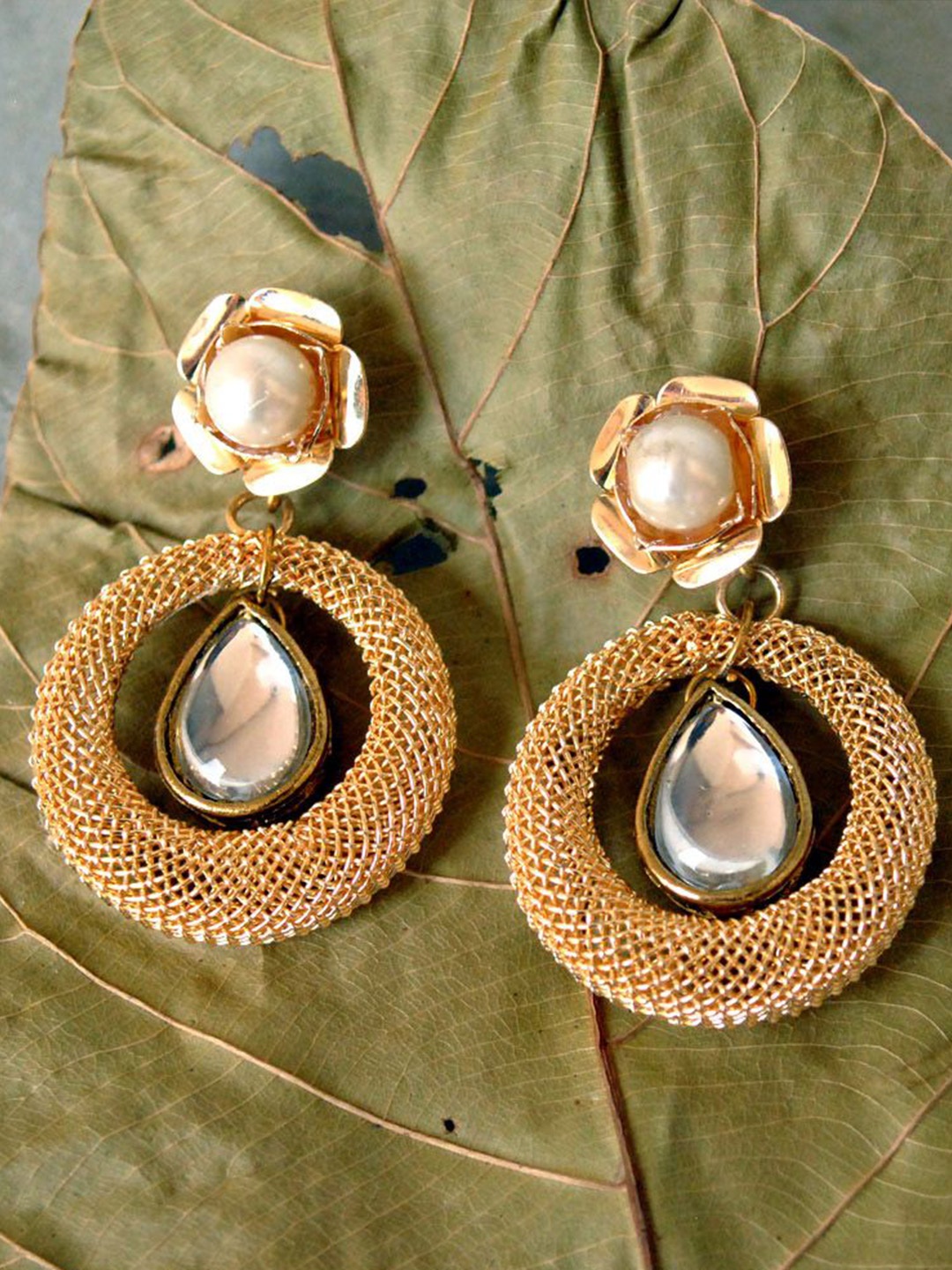 

BeAbhika Gold-Plated Kundan Studded Contemporary Drop Earrings