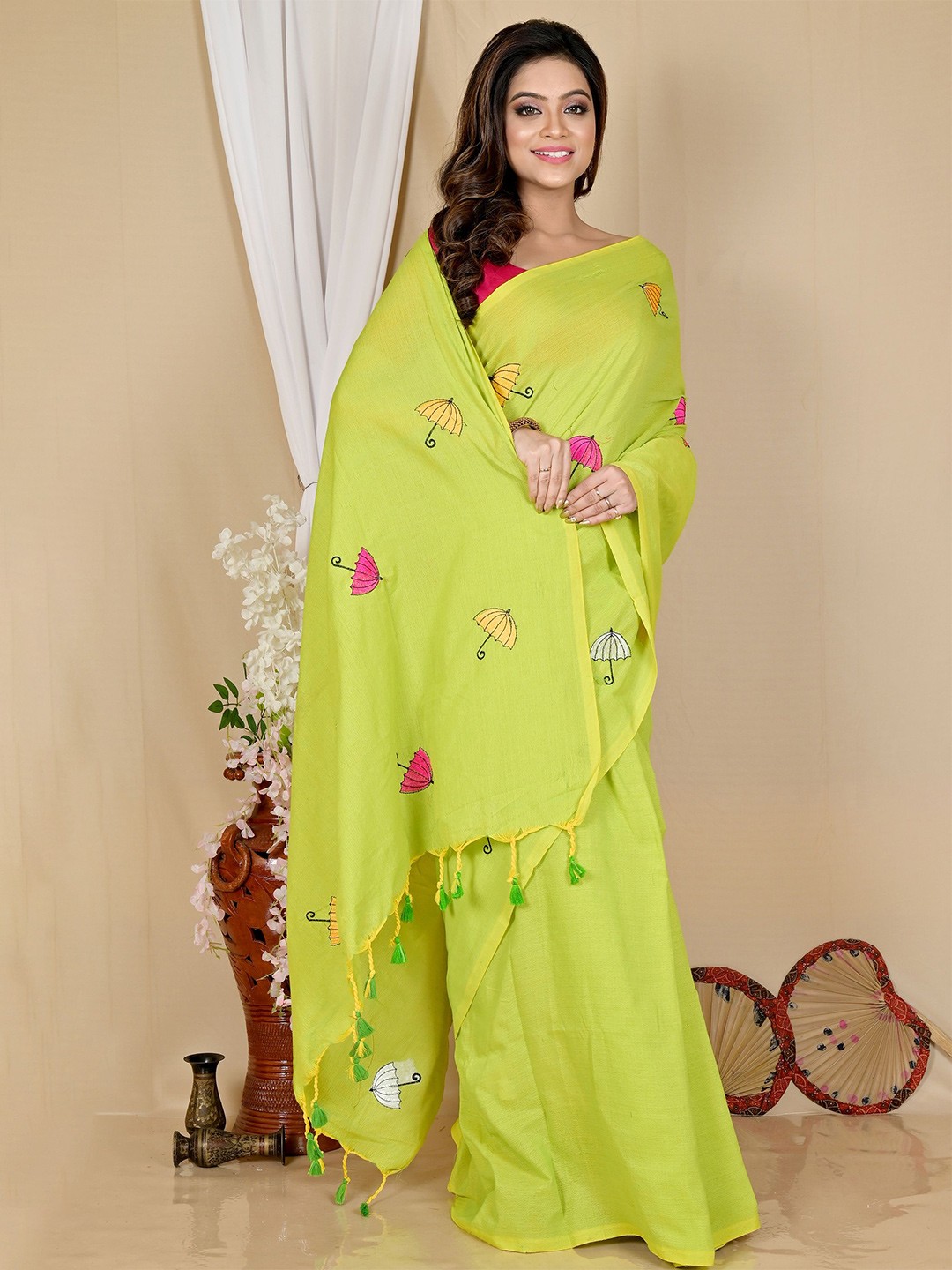 

PuJoy Embroidered Pure Cotton Saree, Green