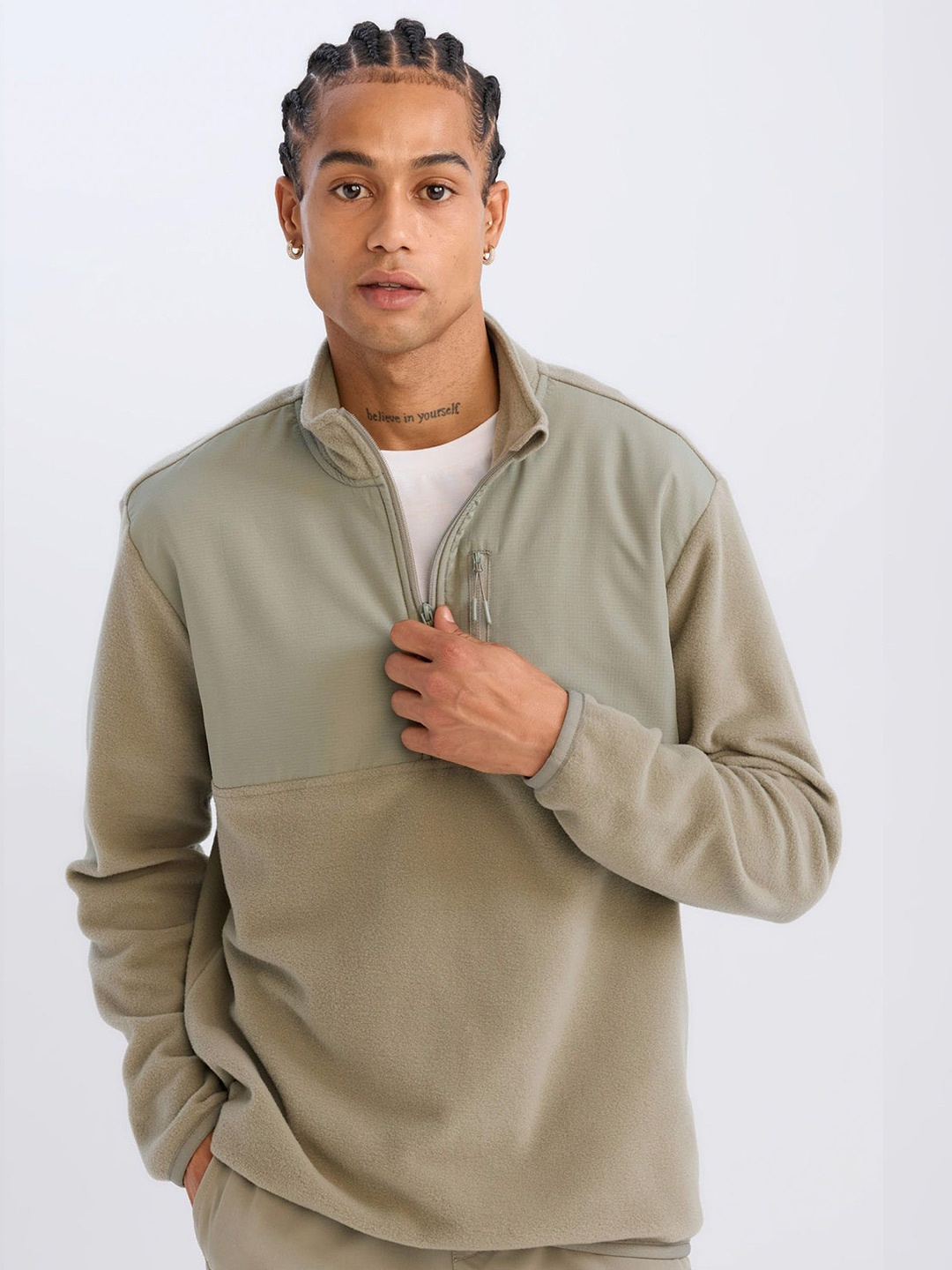 

DeFacto Men Mock Collar Sweatshirt, Khaki