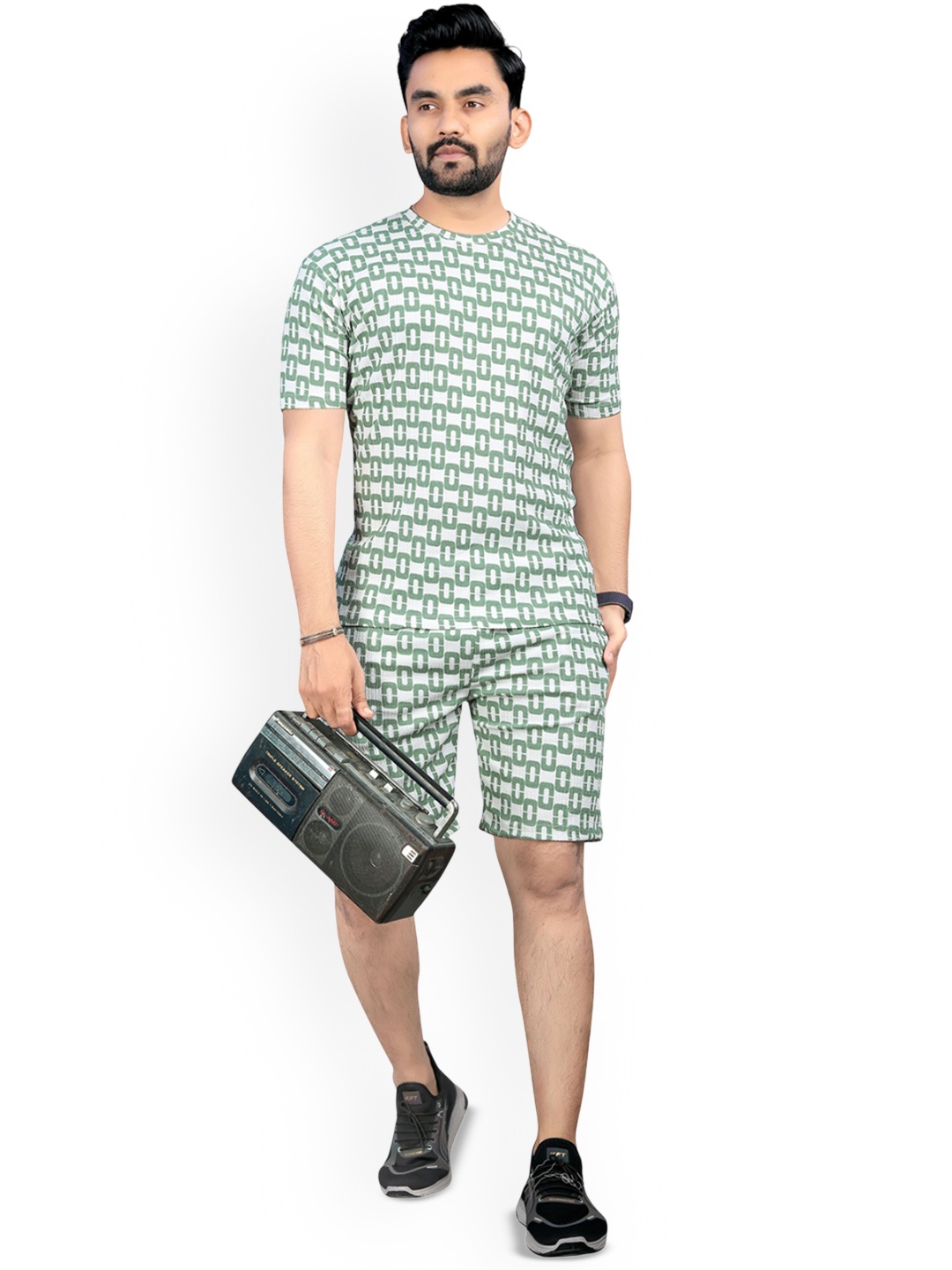 

VIMALNATH SYNTHETICS Geometric Printed Cotton Blend Tshirt & Shorts, Green