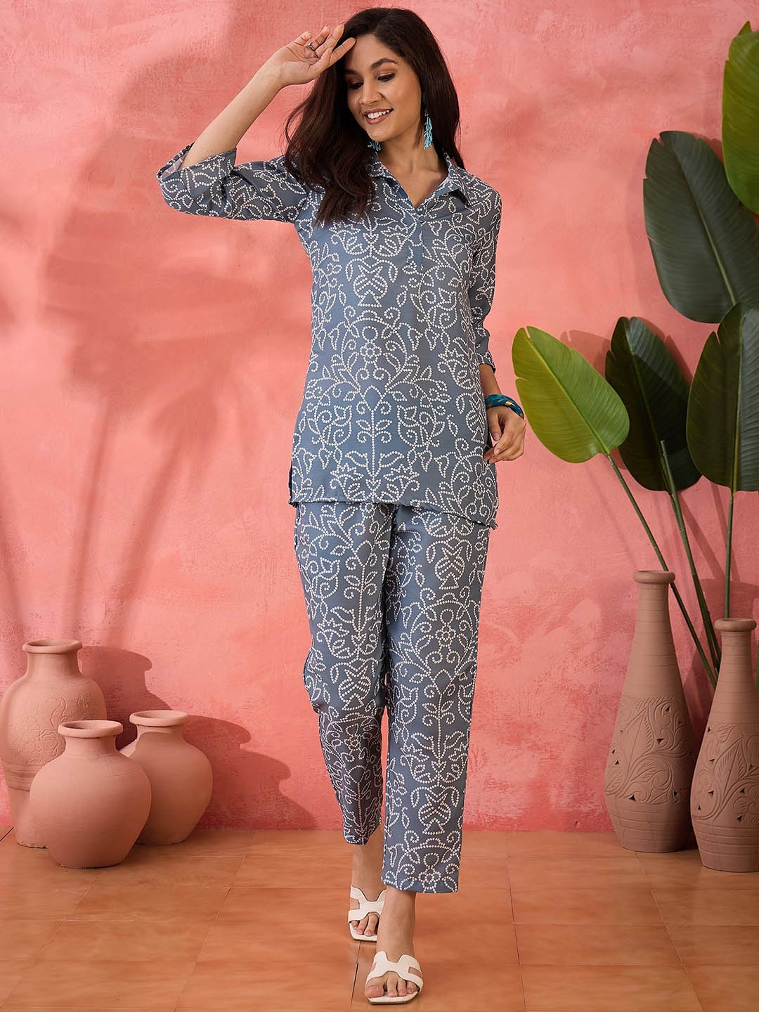 

Sangria Grey And White Bandhani Printed Shirt Collar Tunic With Trousers