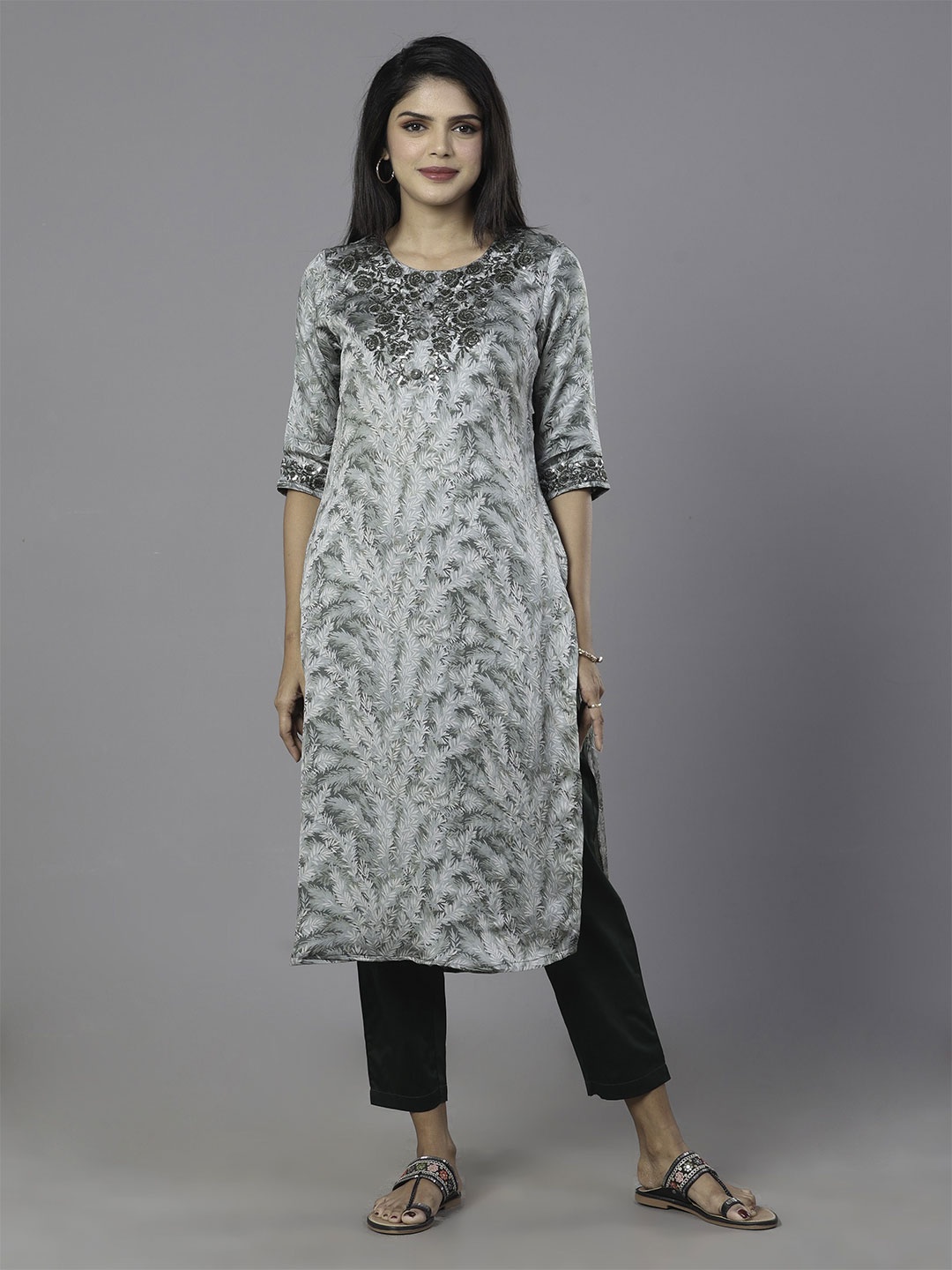 

Vismay Women Floral Embroidered Regular Kurta with Trousers, Green