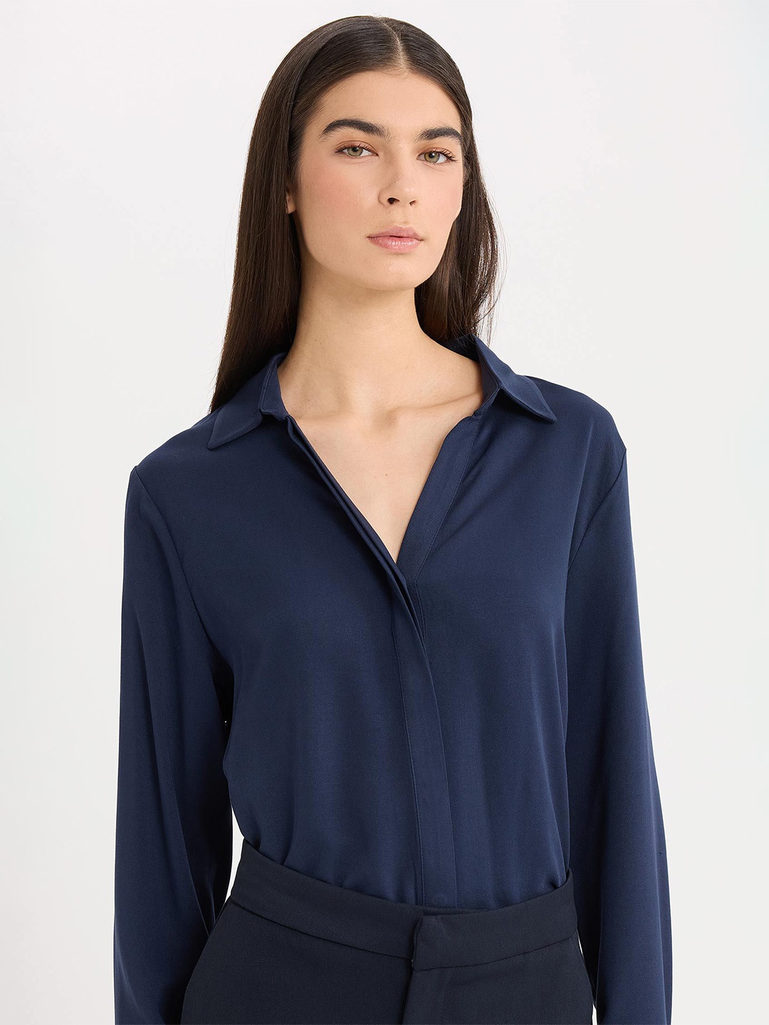 

DeFacto Women Spread Collar Solid Formal Shirt, Navy blue