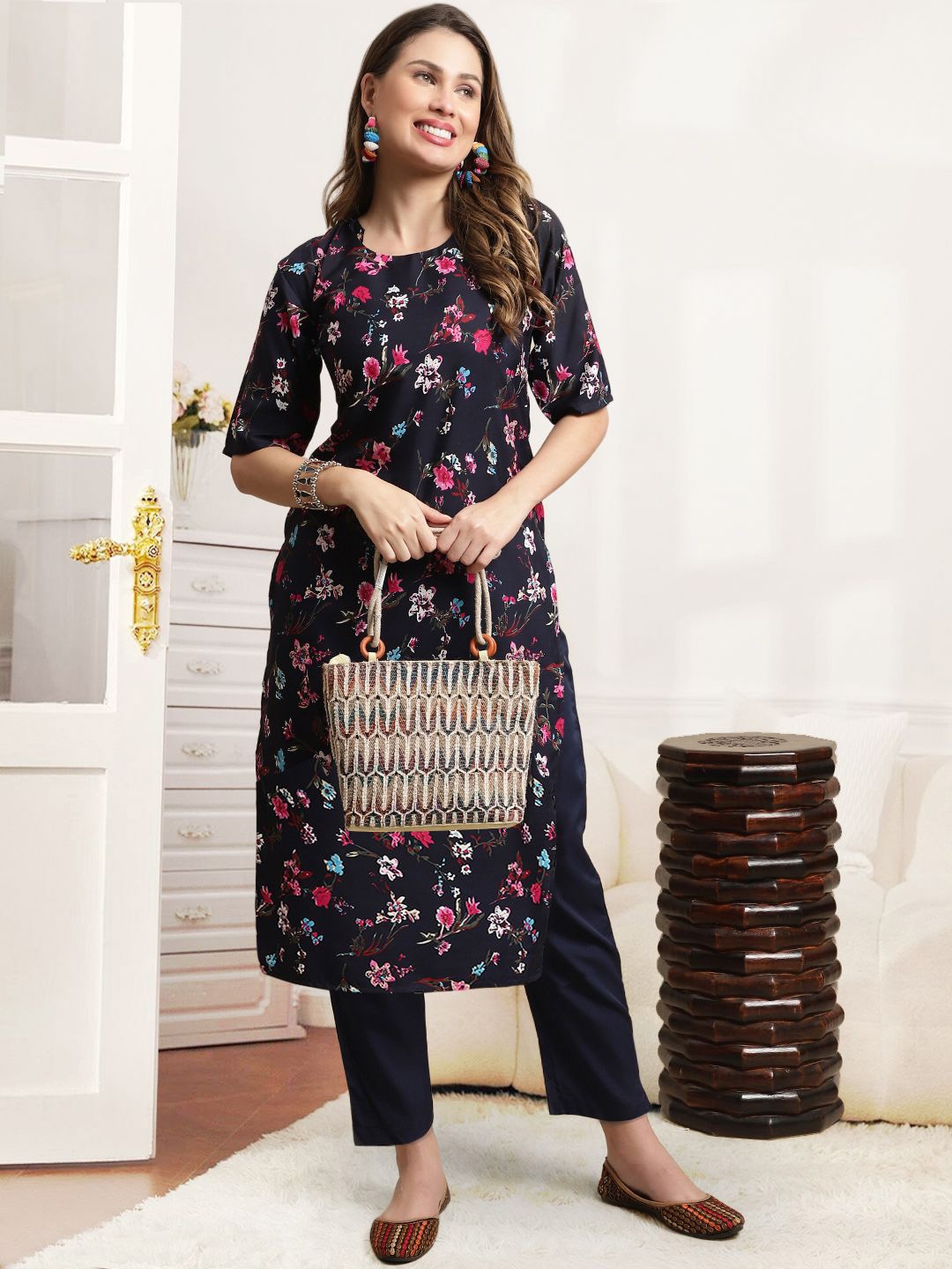 

7Threads Floral Printed Round Neck Straight Kurta With Trouser, Blue