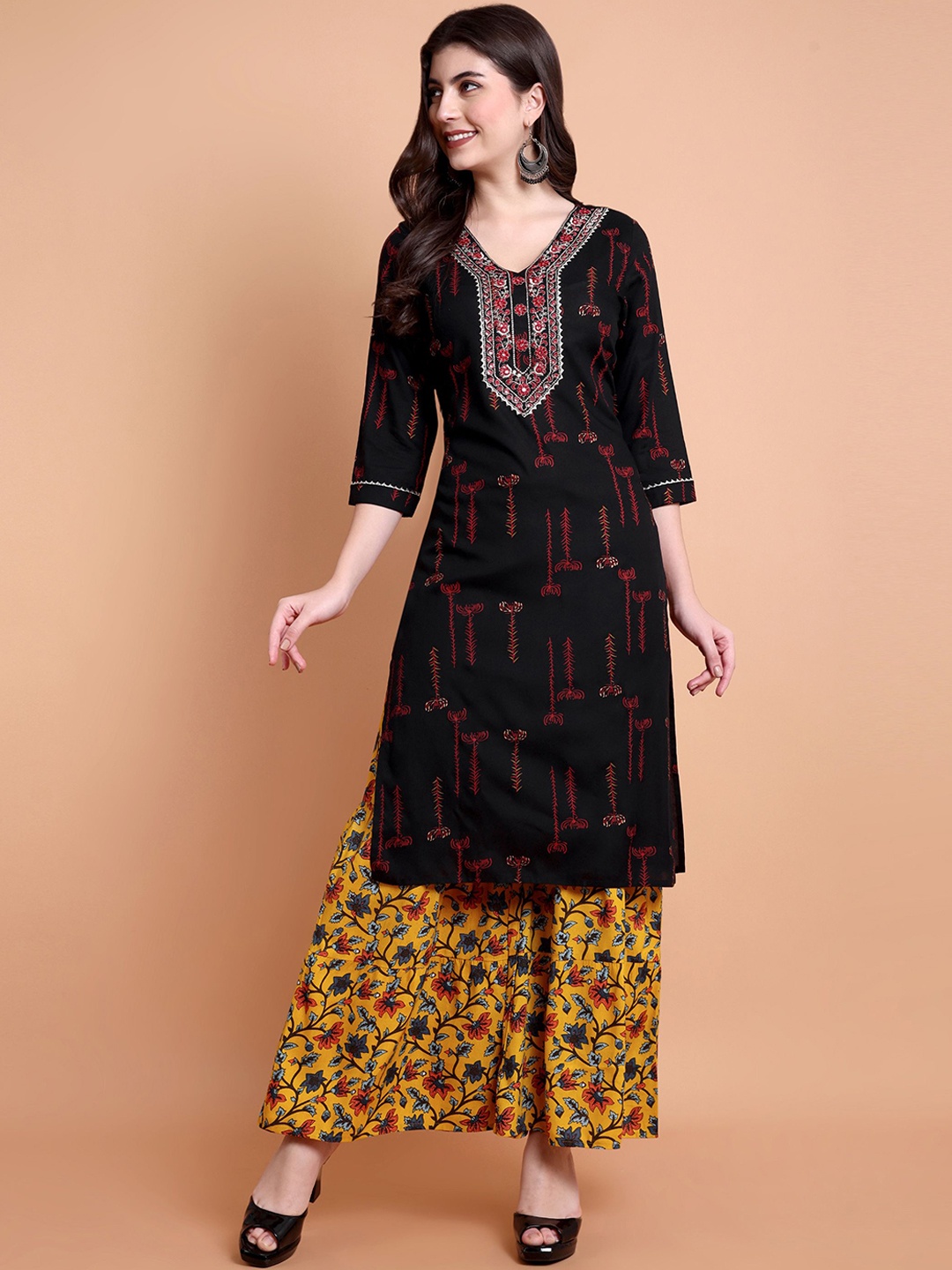 

WILL BOTTOM Women Floral Printed Regular Kurta with Palazzos, Black