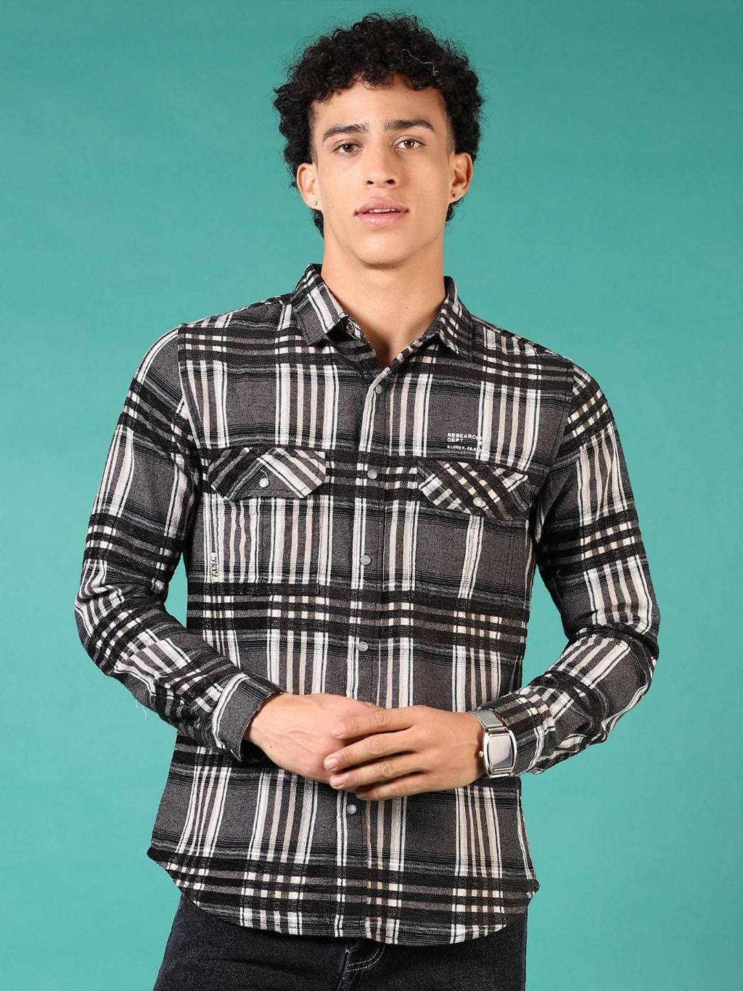 

V-Mart Men Spread Collar Tartan Checked Cotton Casual Shirt, Grey