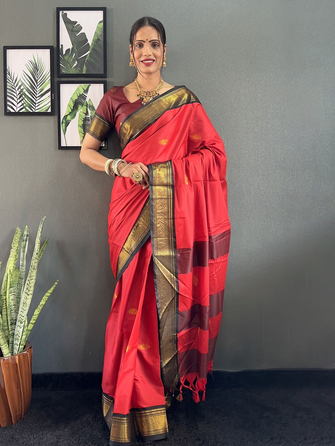 

A TO Z CART Woven Design Zari Kanjeevaram Saree, Red