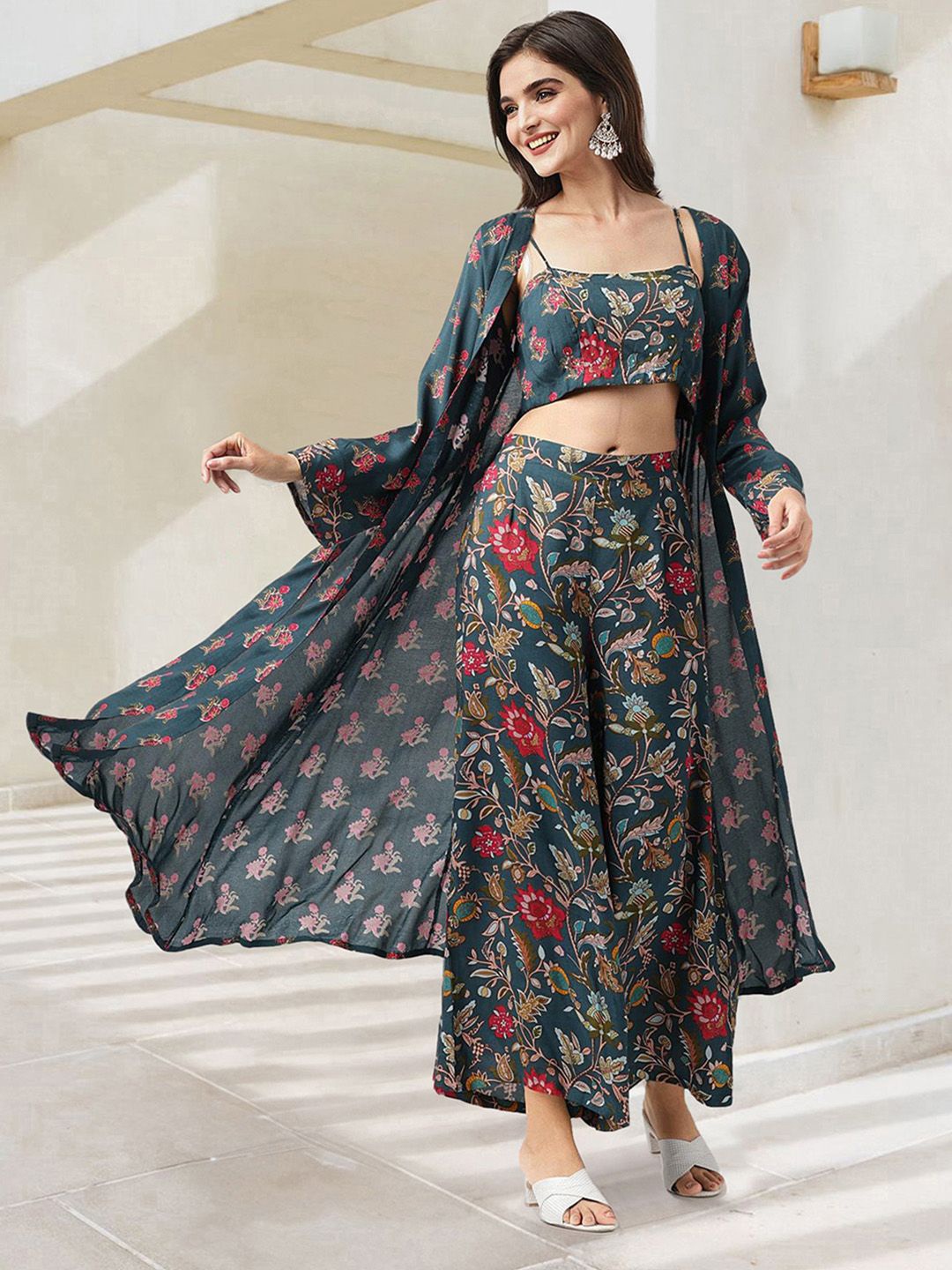 

Ishin Floral Printed Top With Palazzo And Shrug, Green