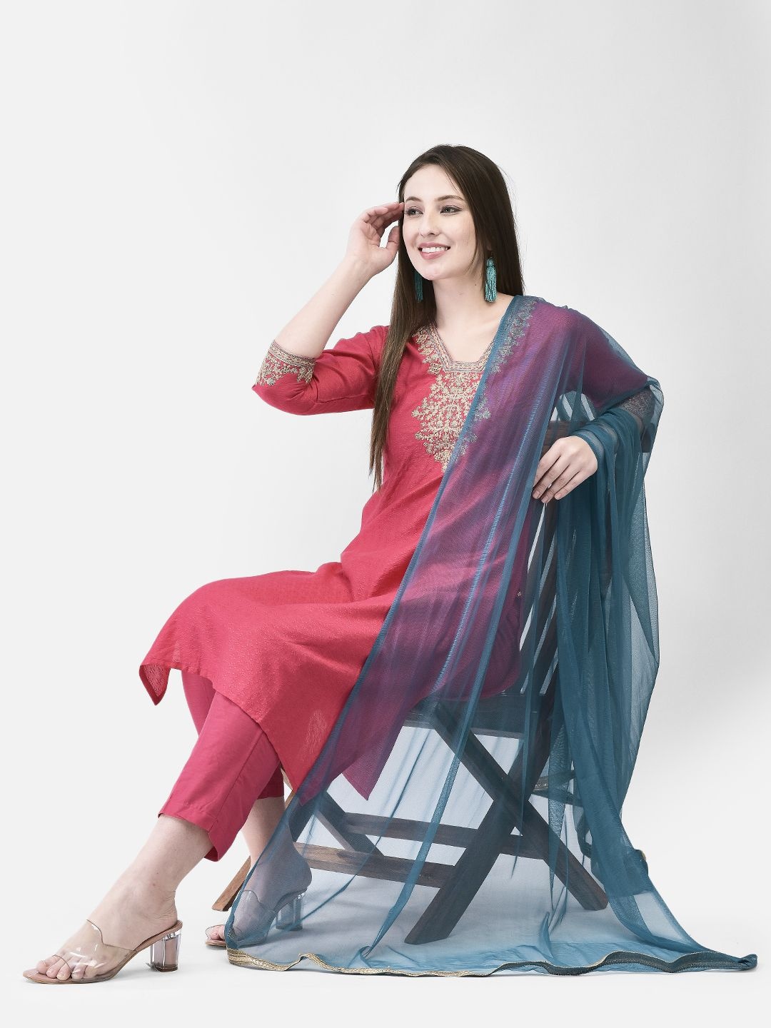 

Span Floral Embroidered Square Neck Zari Straight Kurta, Pink