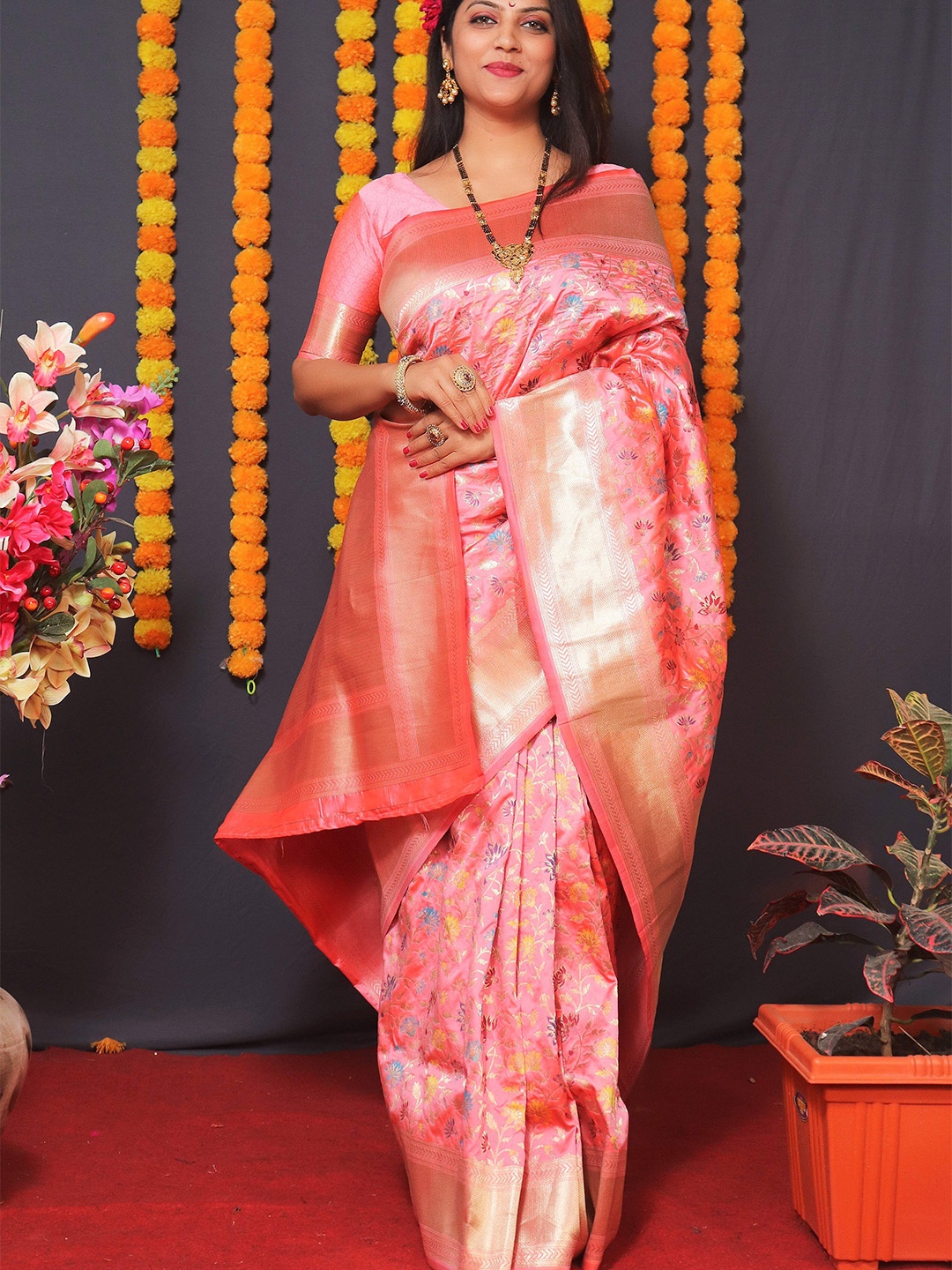

amirat Woven Design Zari Pure Silk Banarasi Saree, Peach