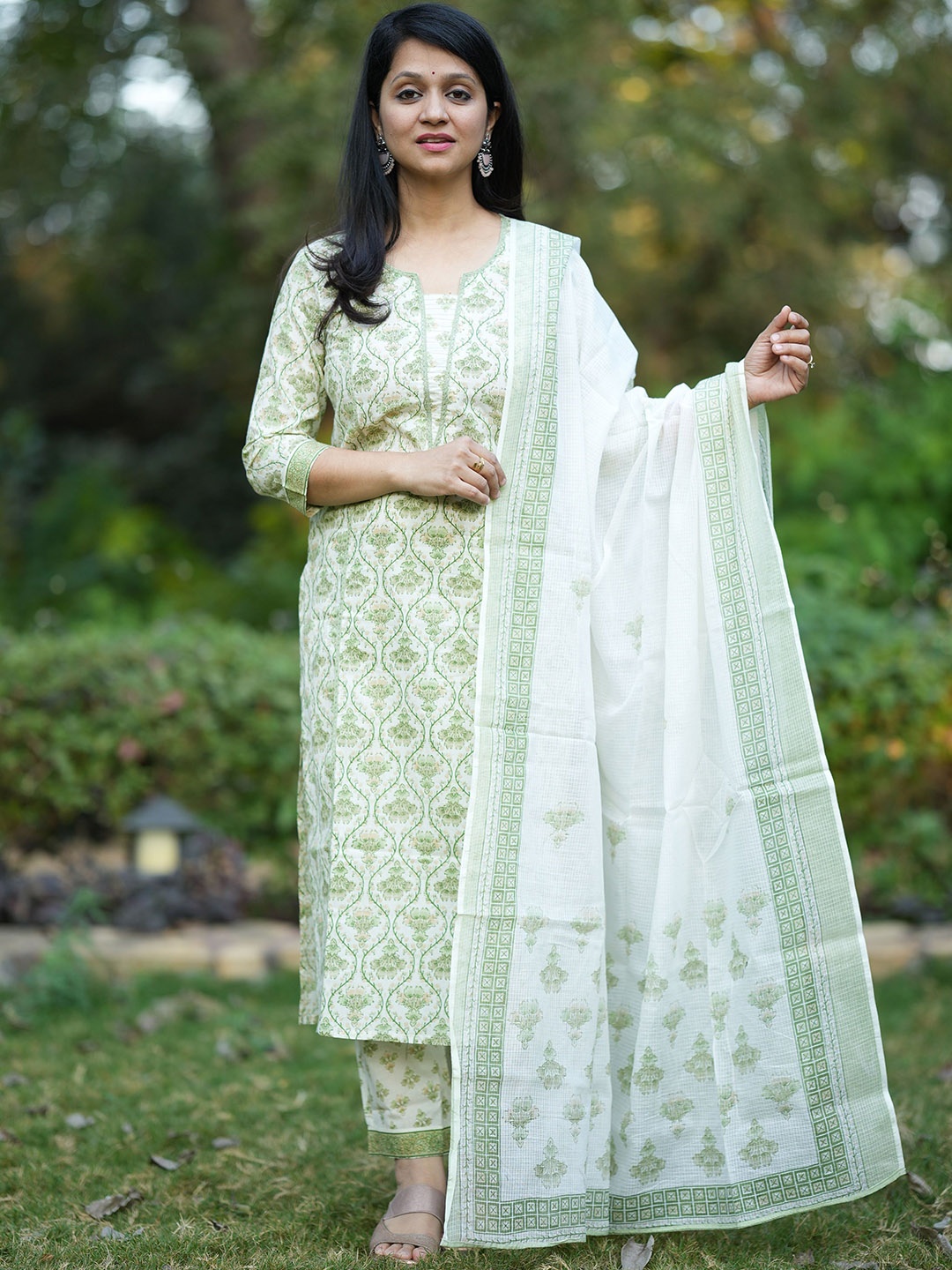 

Dholkee Floral Printed Pure Cotton Straight Kurta with Trouser & Dupatta, Green