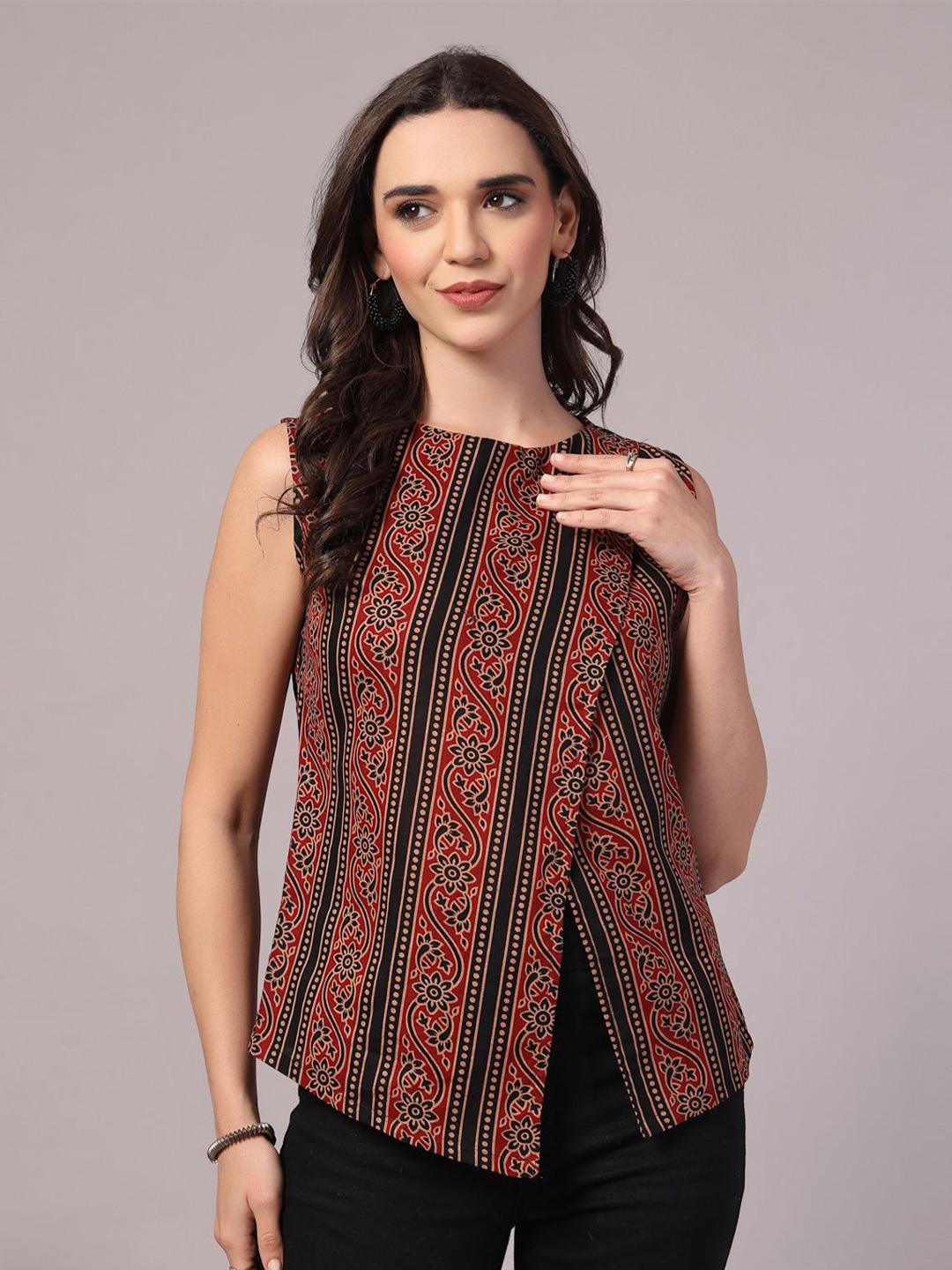 

Vastraa Fusion Women Printed Block Print Cotton Top, Maroon