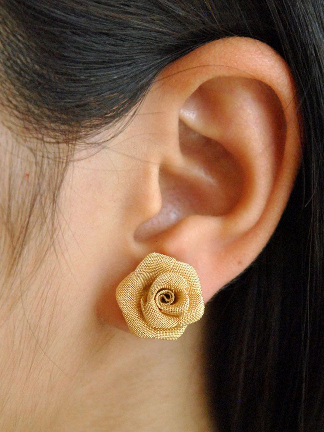 

BeAbhika Gold-Plated Contemporary Studs Earrings