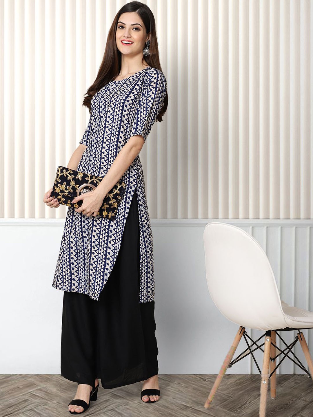 

Moda Rapido Geometric Printed Round Neck Straight Kurta, Navy blue