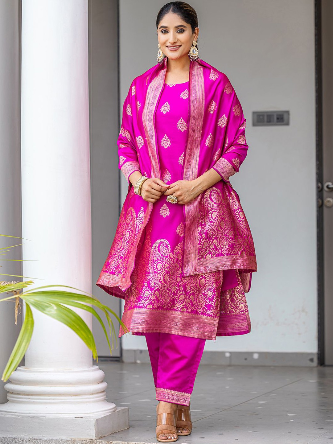 

KALINI Ethnic Motifs Woven Design Sweetheart Neck Straight Kurta With Trousers And Dupatta, Pink