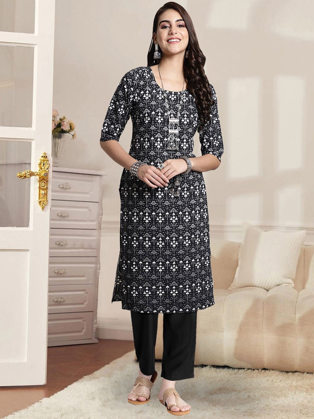 

7Threads Ethnic Motifs Printed Round Neck Straight Kurta With Trouser, Black