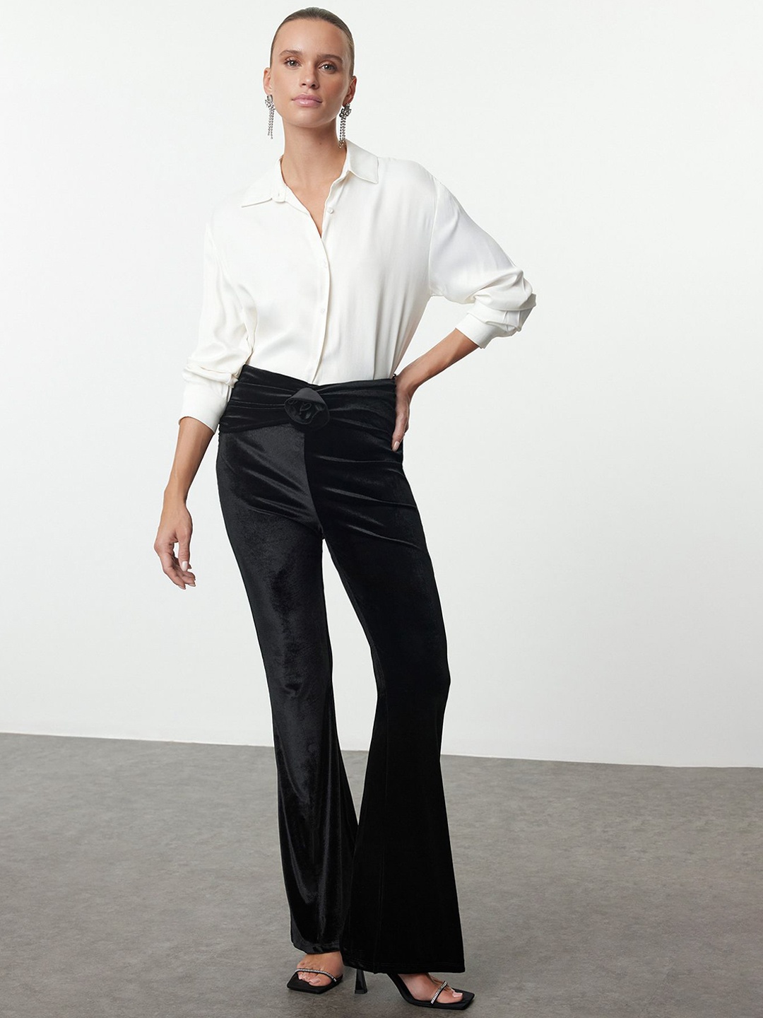 

Trendyol Men Trousers, Na