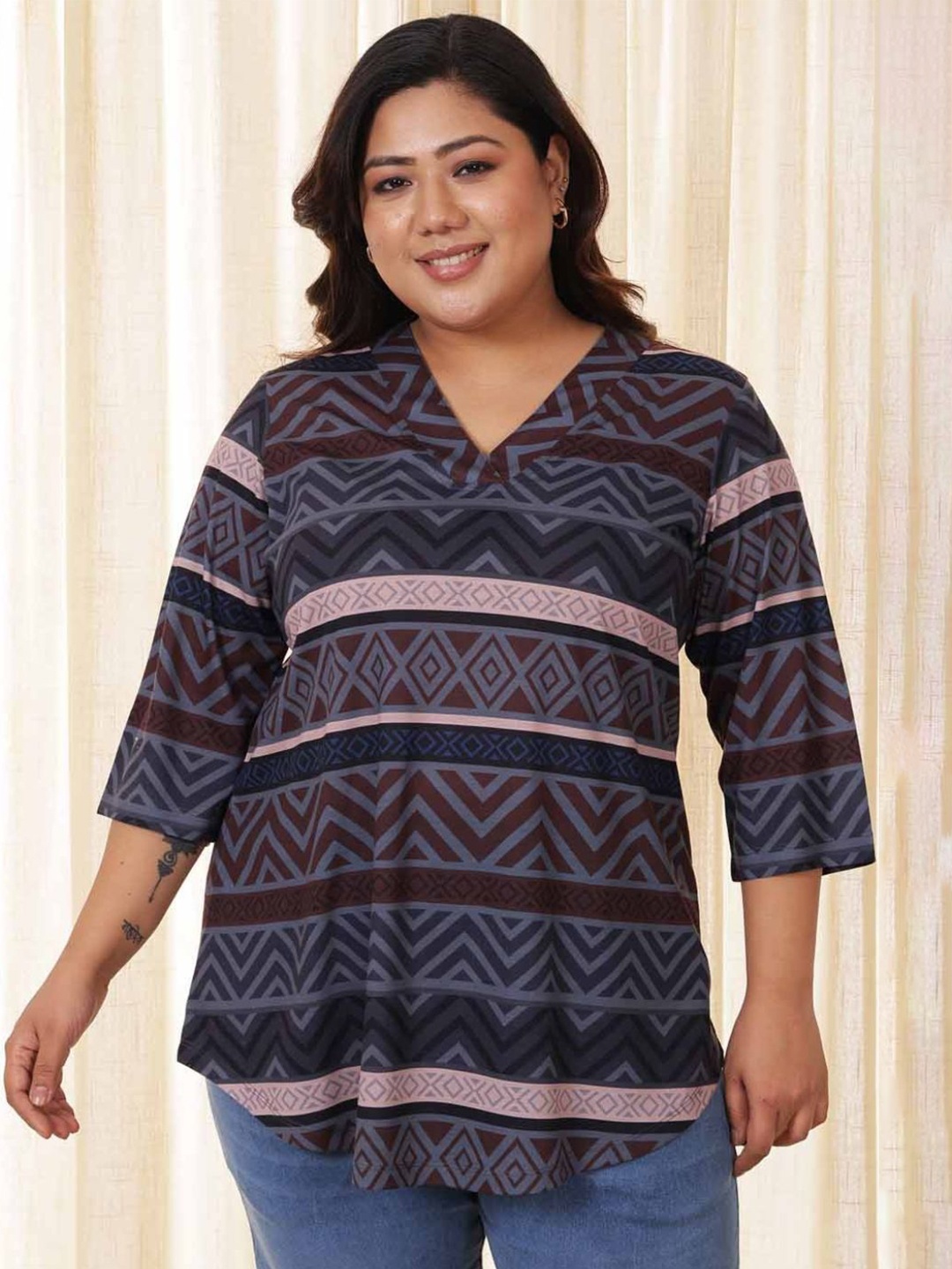 

Amydus Women Plus Size Dark Geometric Top, Grey