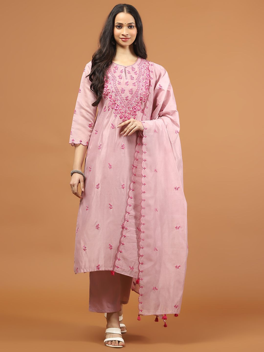 

Meena Bazaar Floral Embroidered Chanderi Silk Straight Kurta With Trouser And Dupatta, Mauve