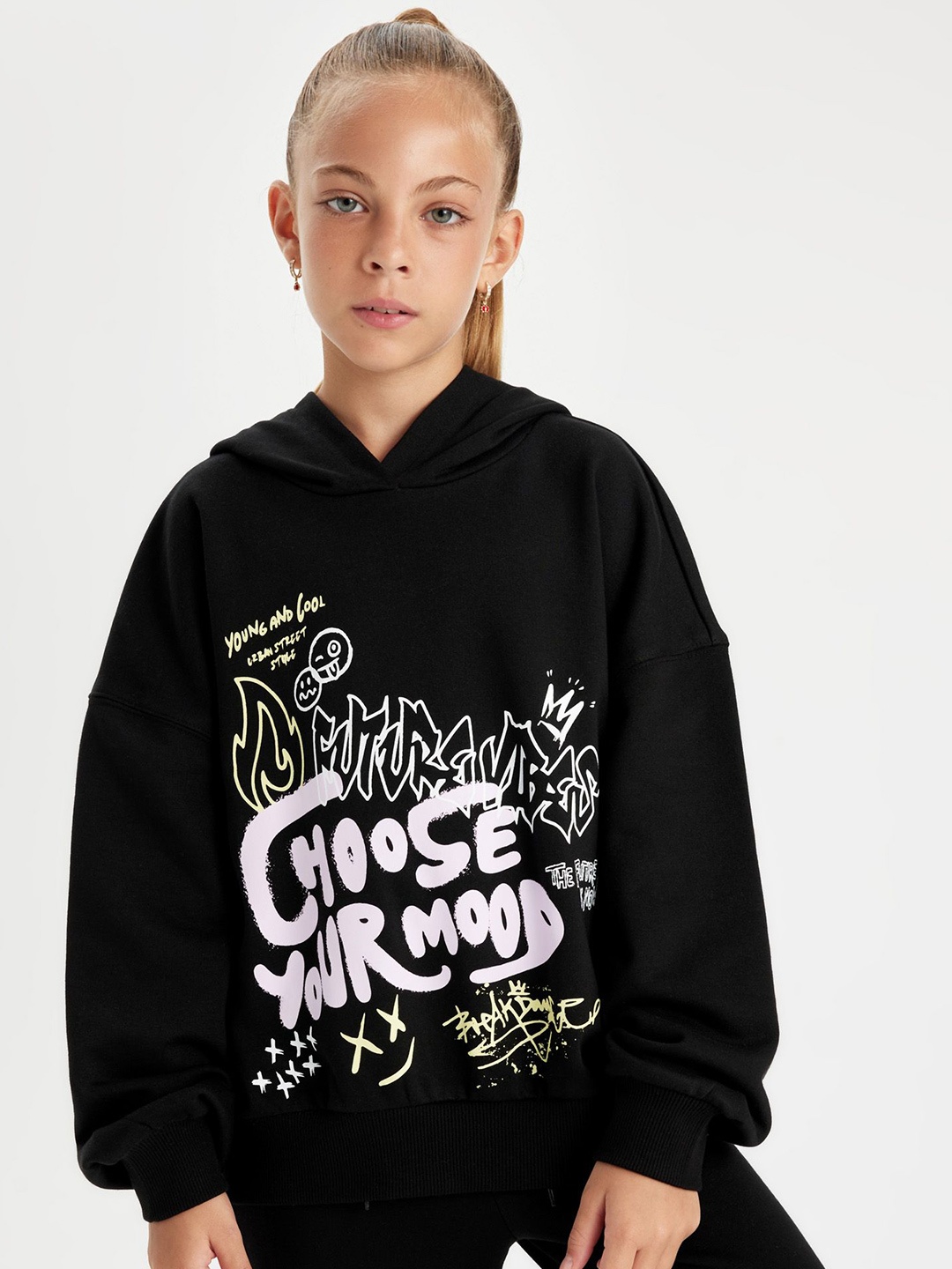 

DeFacto Girls Printed Hooded Pullover Sweatshirt, Black