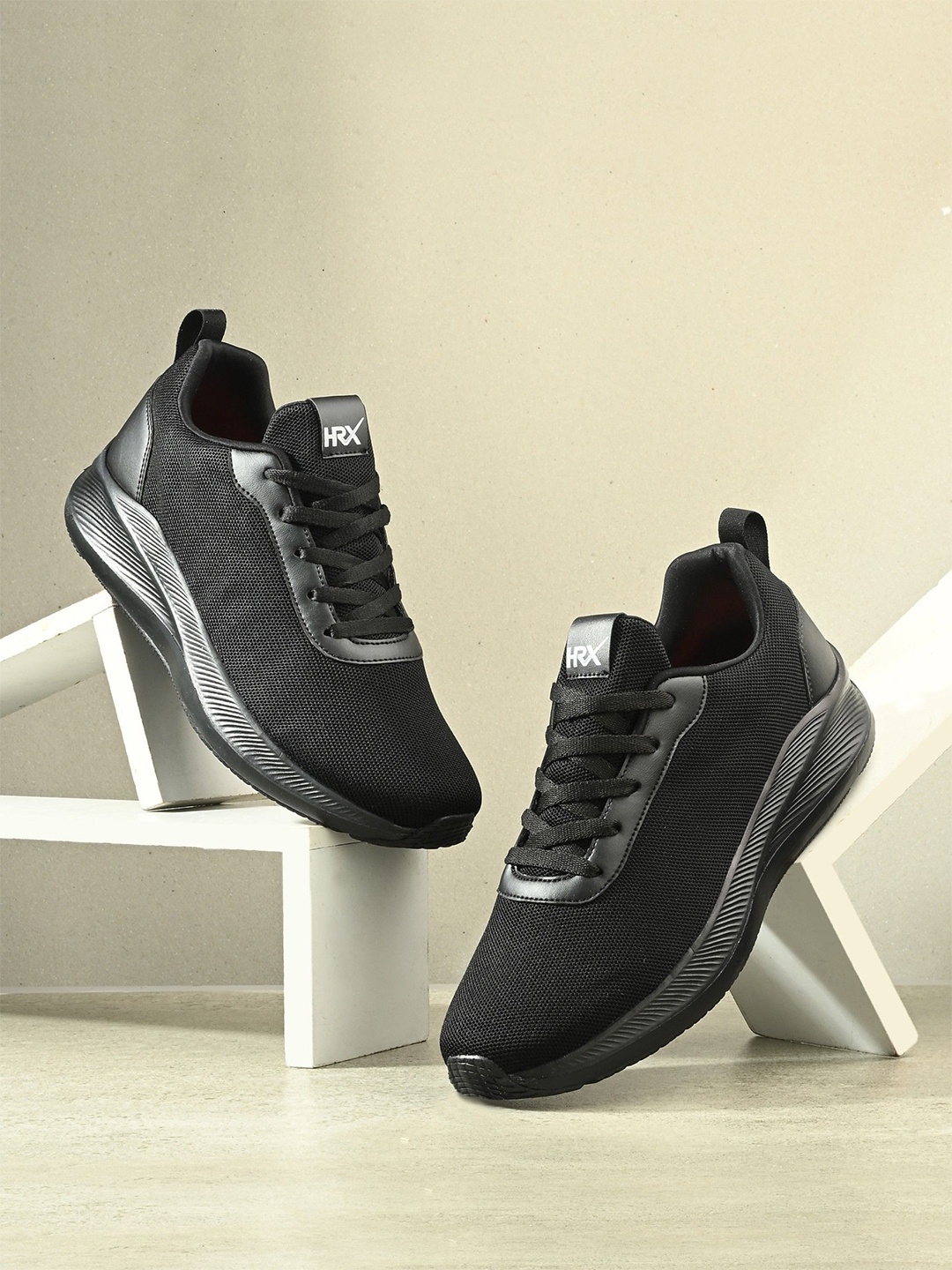 

HRX by Hrithik Roshan Men Textile Running Non-Marking Shoes, Black