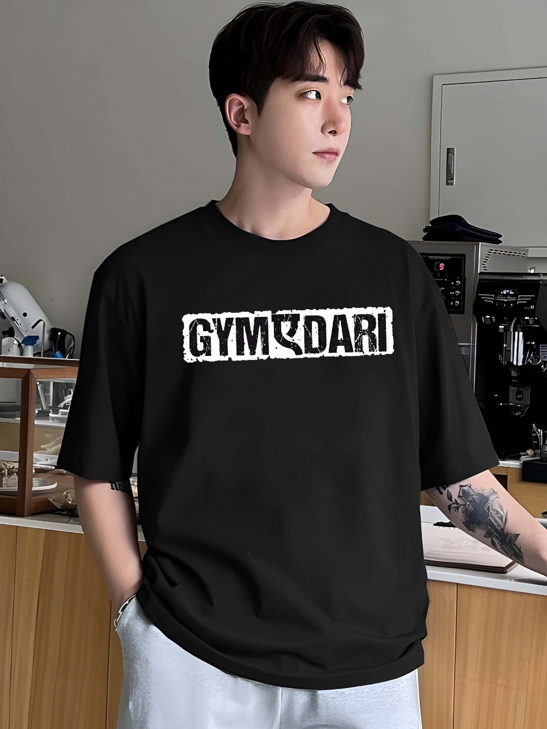 

BOWLIFESTYLE Men Graphic Printed Round Neck Cotton Oversized T-shirt, Black